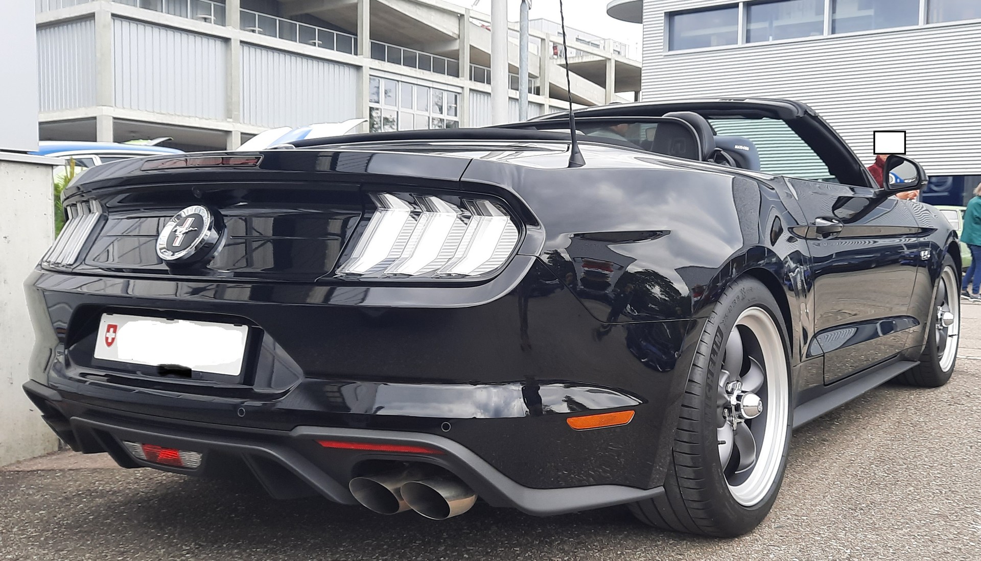 FORD Mustang Convertible 5.0 V8 GT Automat-image-2