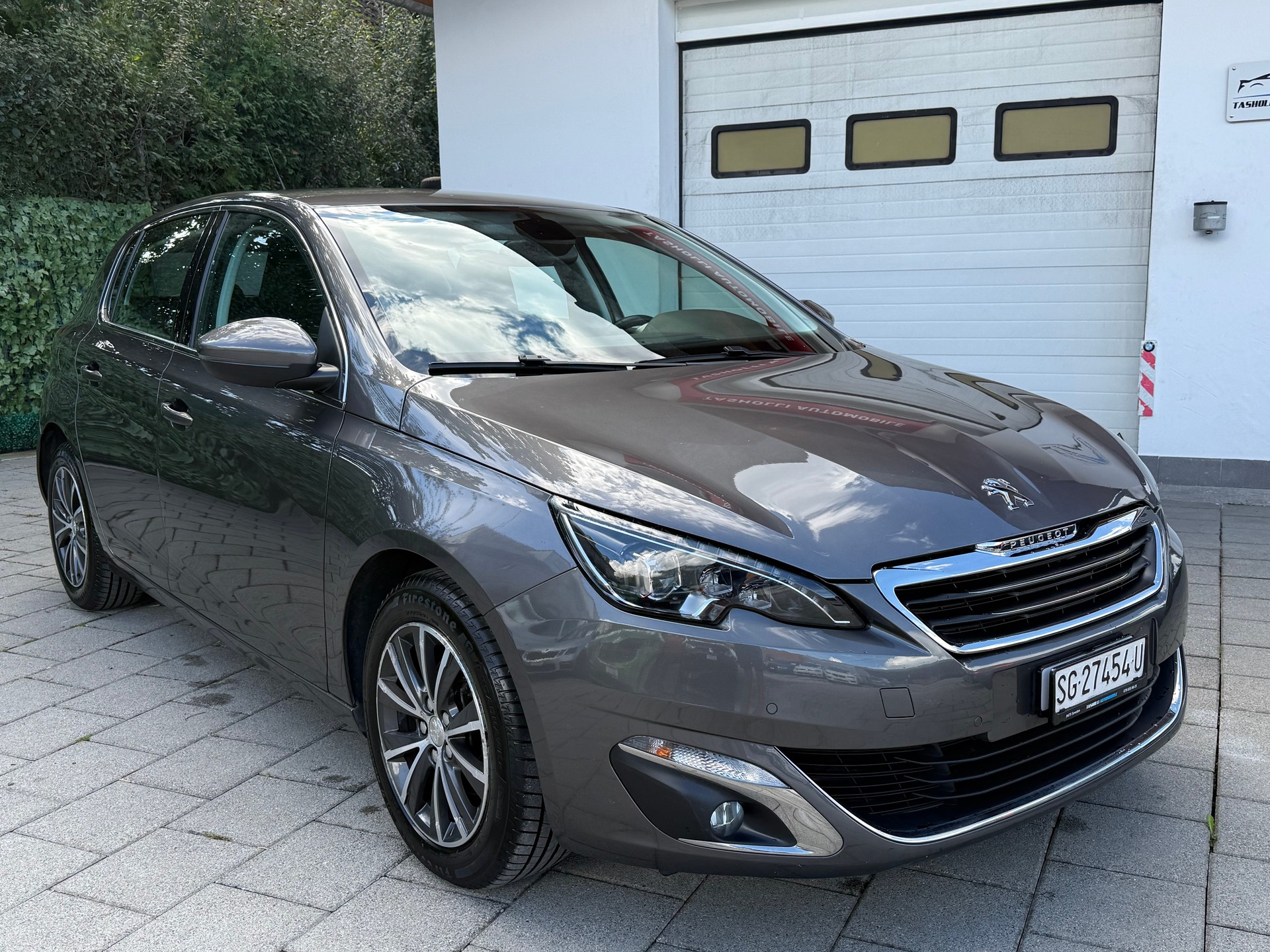 PEUGEOT 308 1.2 THP Allure Automatic-image-1