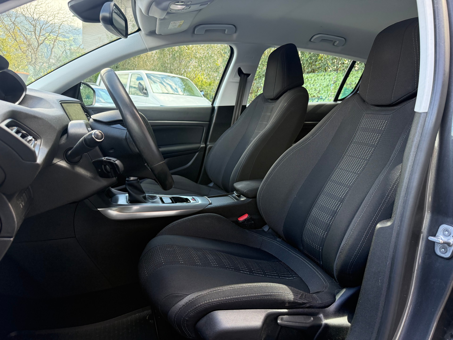 PEUGEOT 308 1.2 THP Allure Automatic-image-19