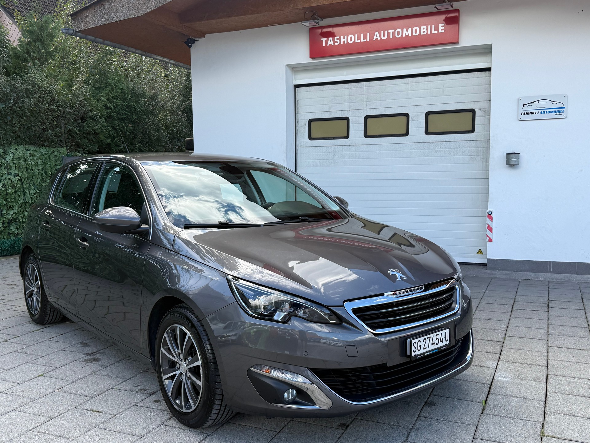 PEUGEOT 308 1.2 THP Allure Automatic-image-0