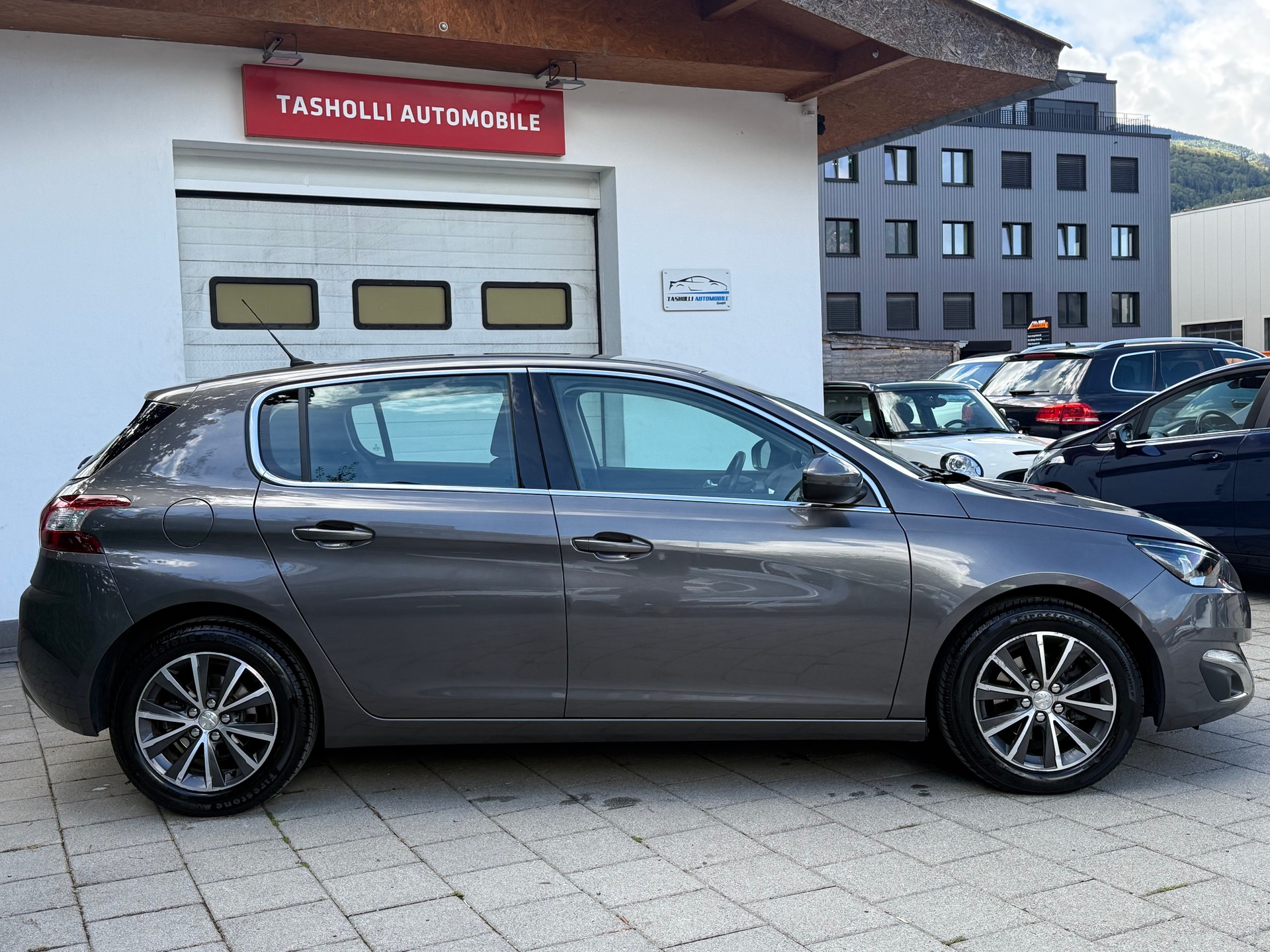 PEUGEOT 308 1.2 THP Allure Automatic-image-10