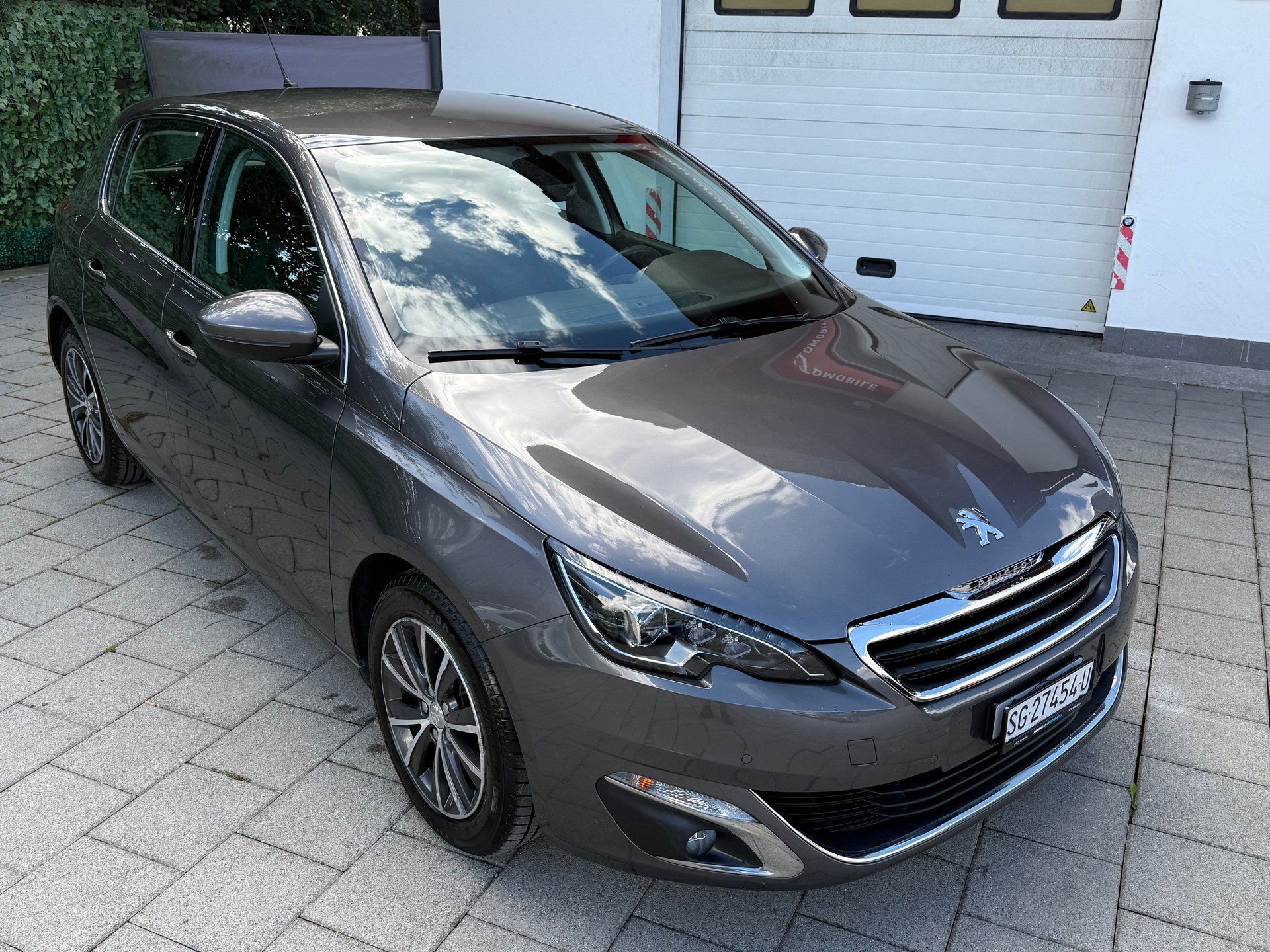 PEUGEOT 308 1.2 THP Allure Automatic-image-11