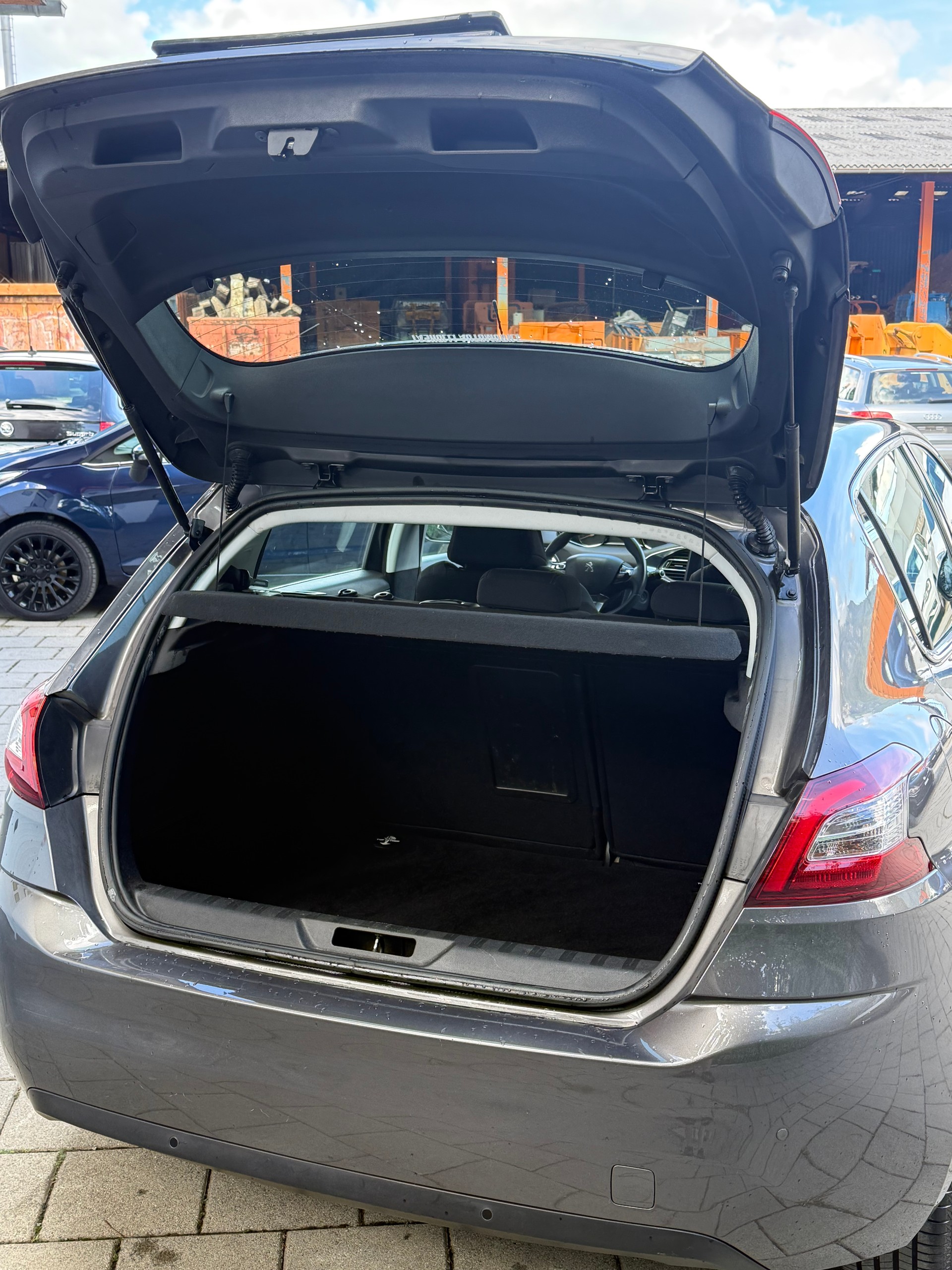 PEUGEOT 308 1.2 THP Allure Automatic-image-7