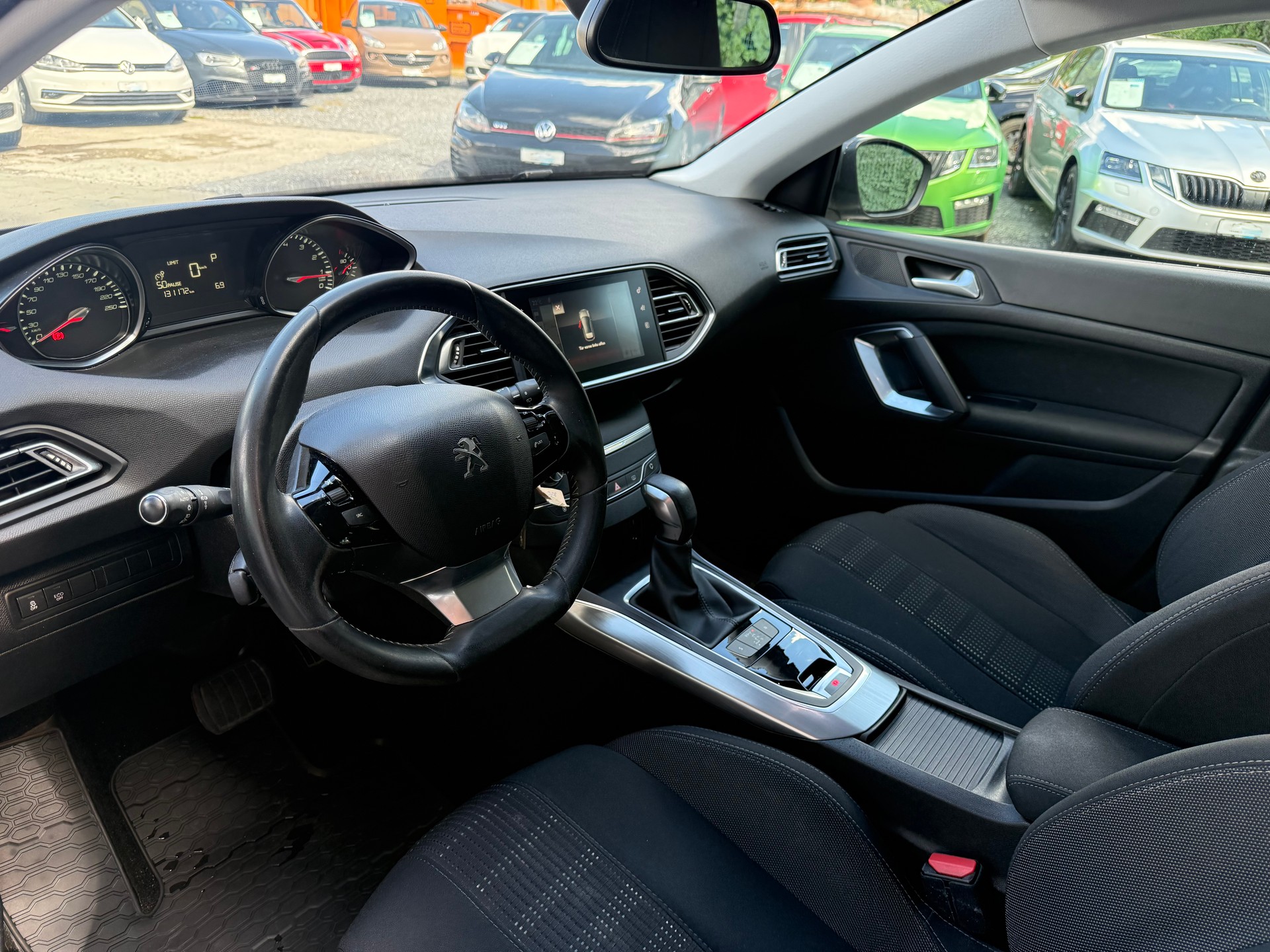 PEUGEOT 308 1.2 THP Allure Automatic-image-20