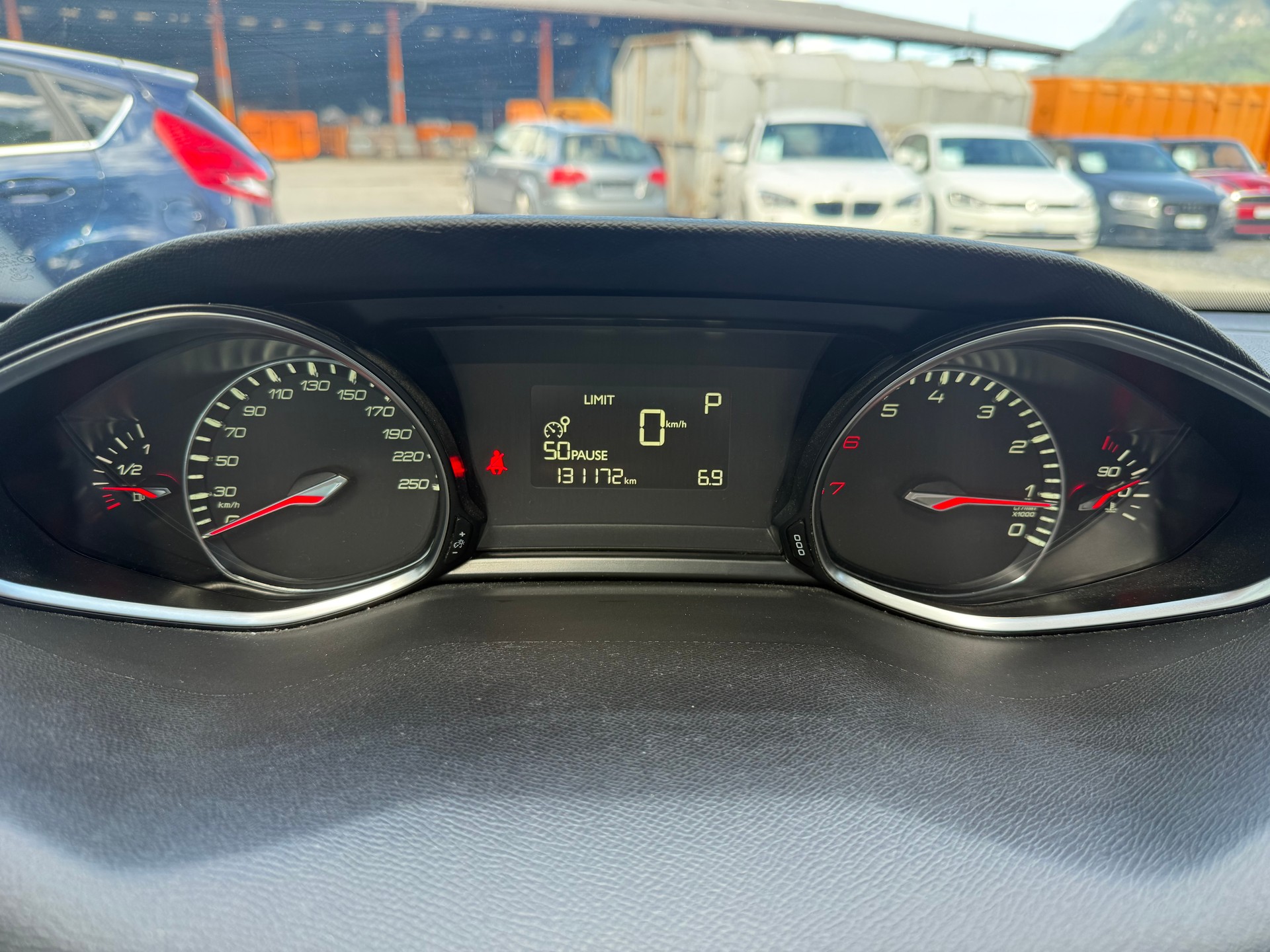 PEUGEOT 308 1.2 THP Allure Automatic-image-22