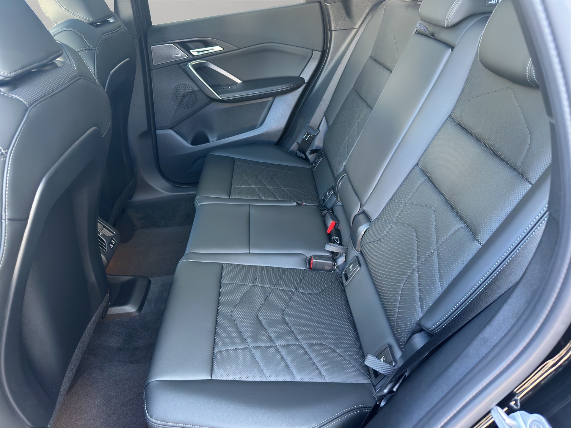 BMW X1 xDrive 23i 48V M Sport-image-17