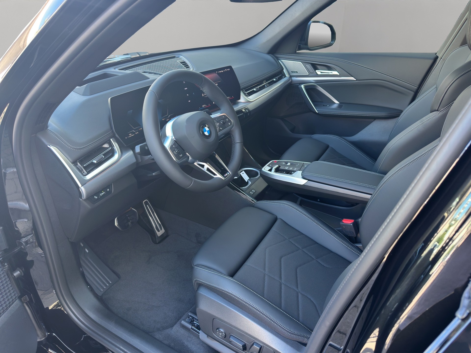 BMW X1 xDrive 23i 48V M Sport-image-9