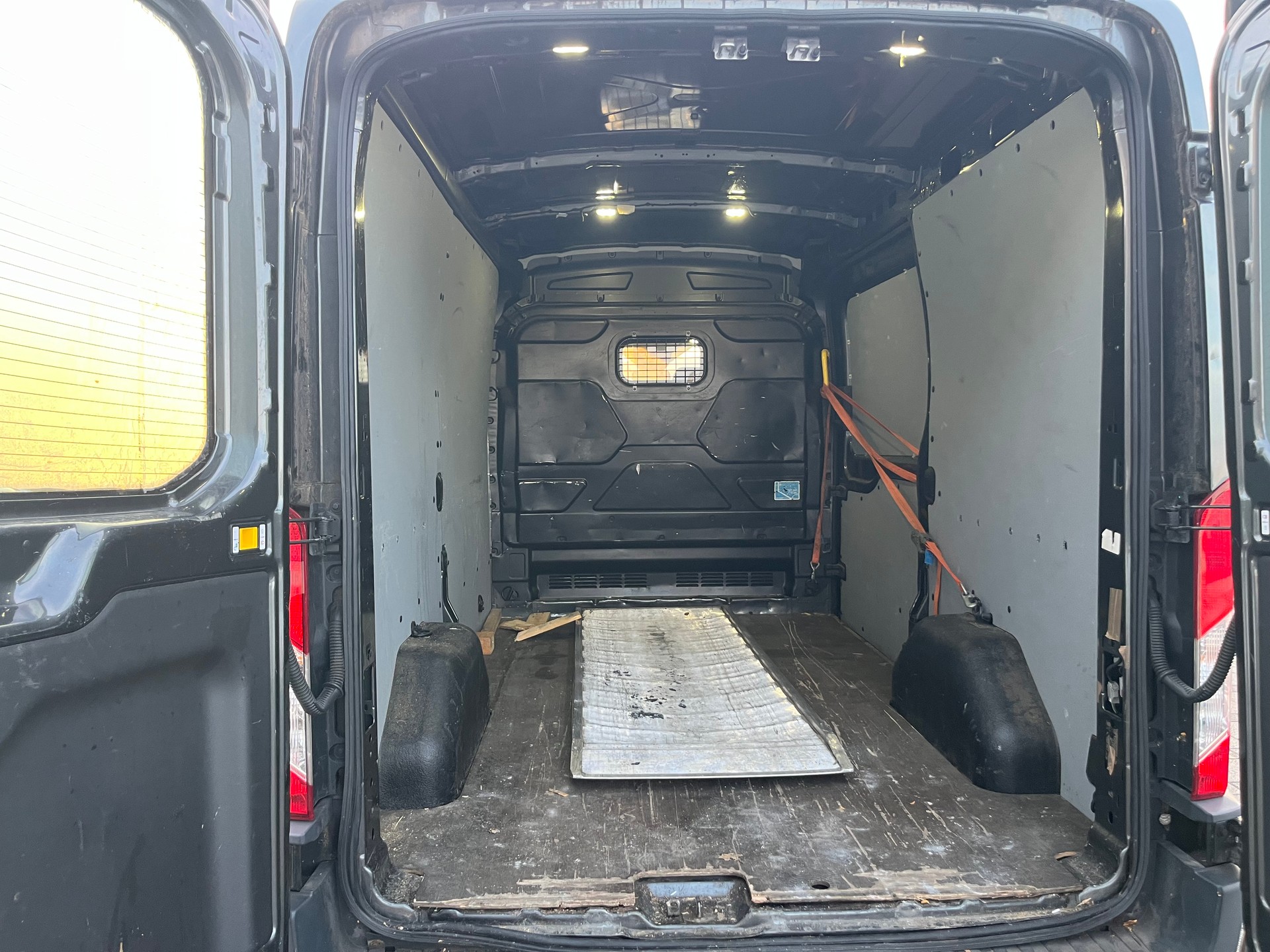FORD Transit 350 L2H2-image-9