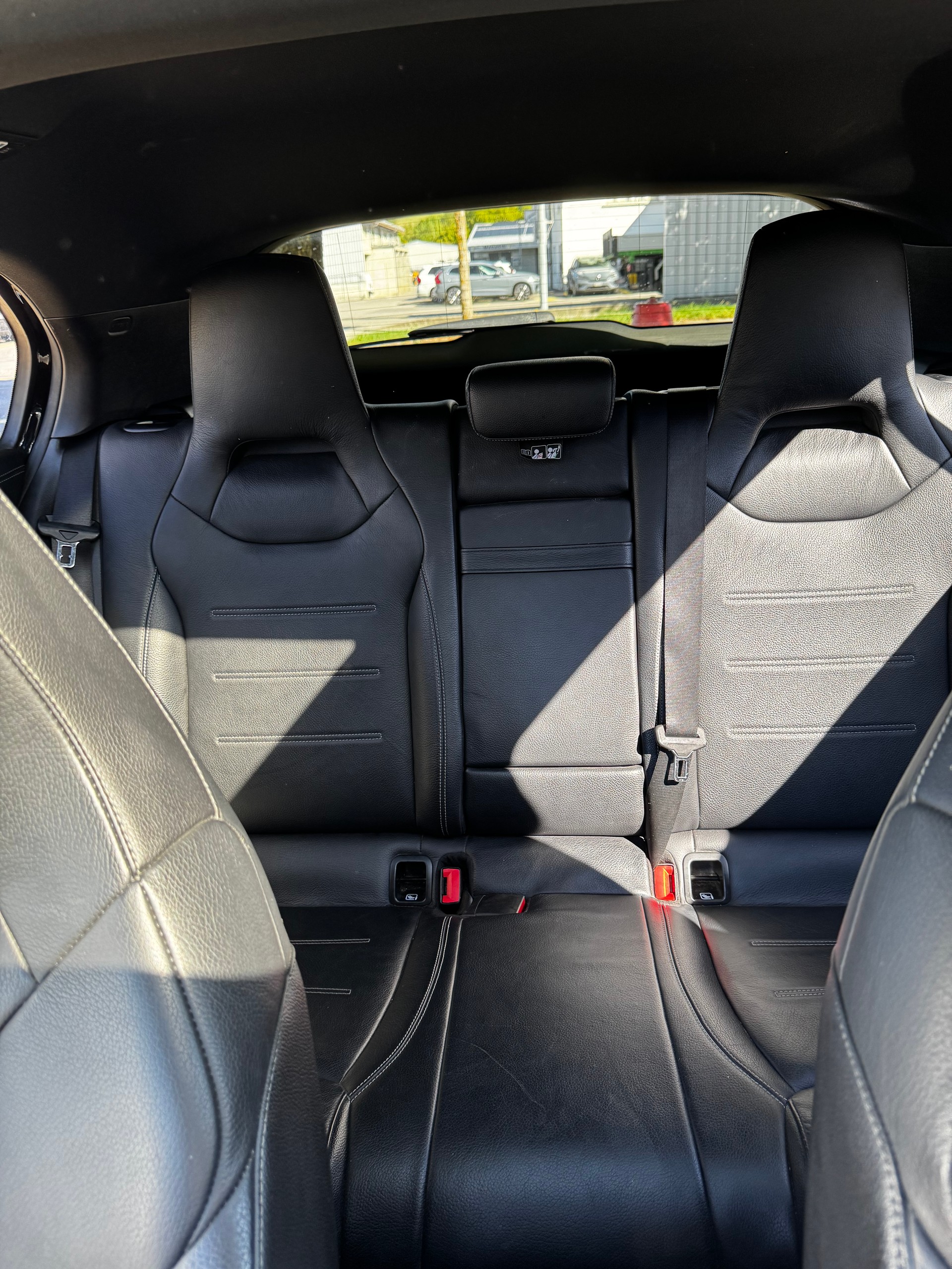 MERCEDES-BENZ A 250 AMG Line 4m-image-5