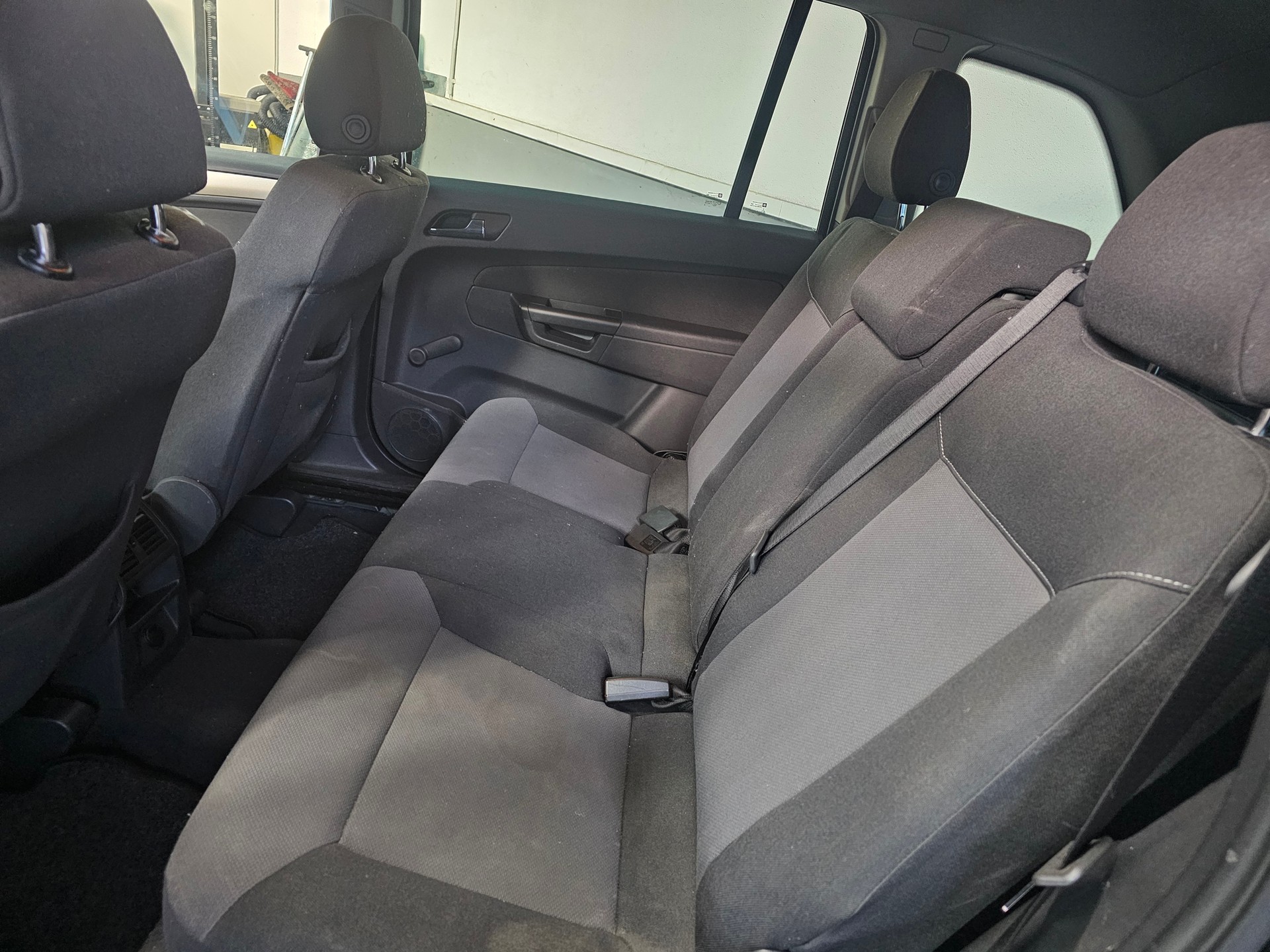 OPEL Zafira 2.2i 16V Enjoy Automatic-image-4