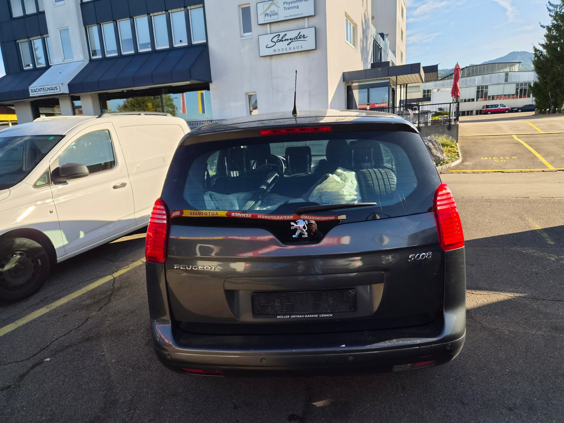 PEUGEOT 5008 1.6 16V T Sport Pack-image-2