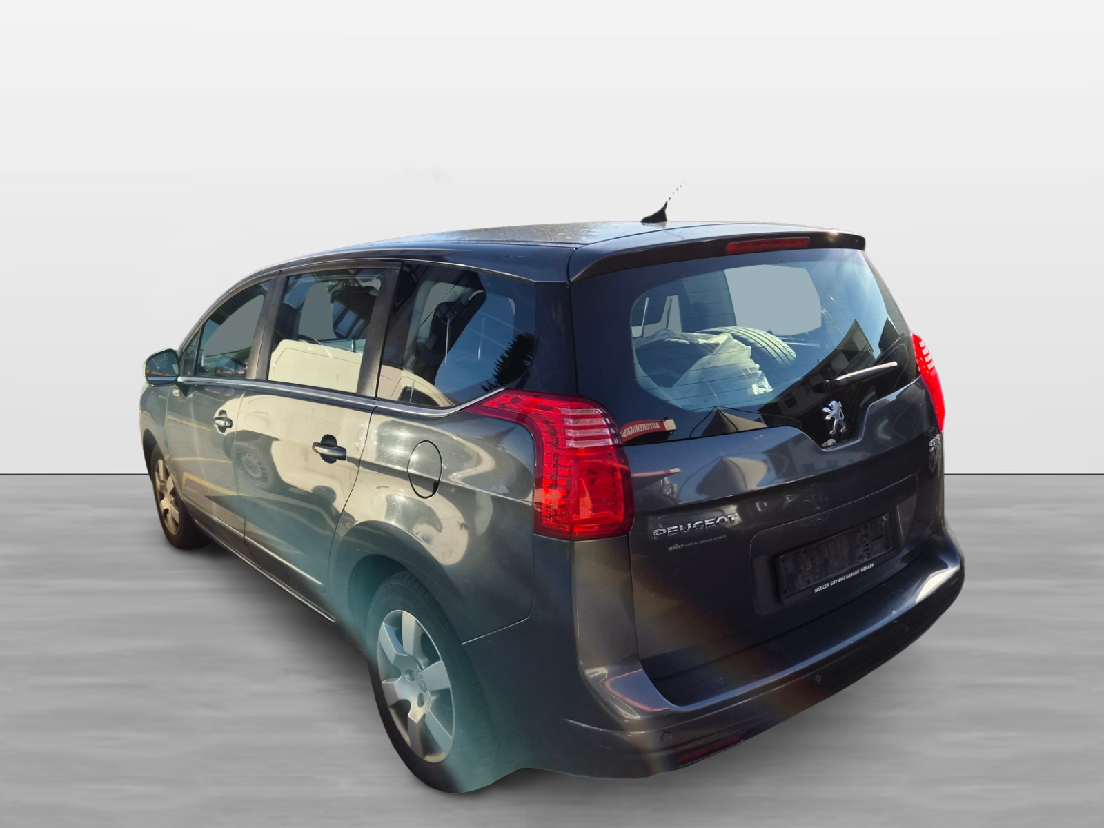 PEUGEOT 5008 1.6 16V T Sport Pack-showroom-element-3