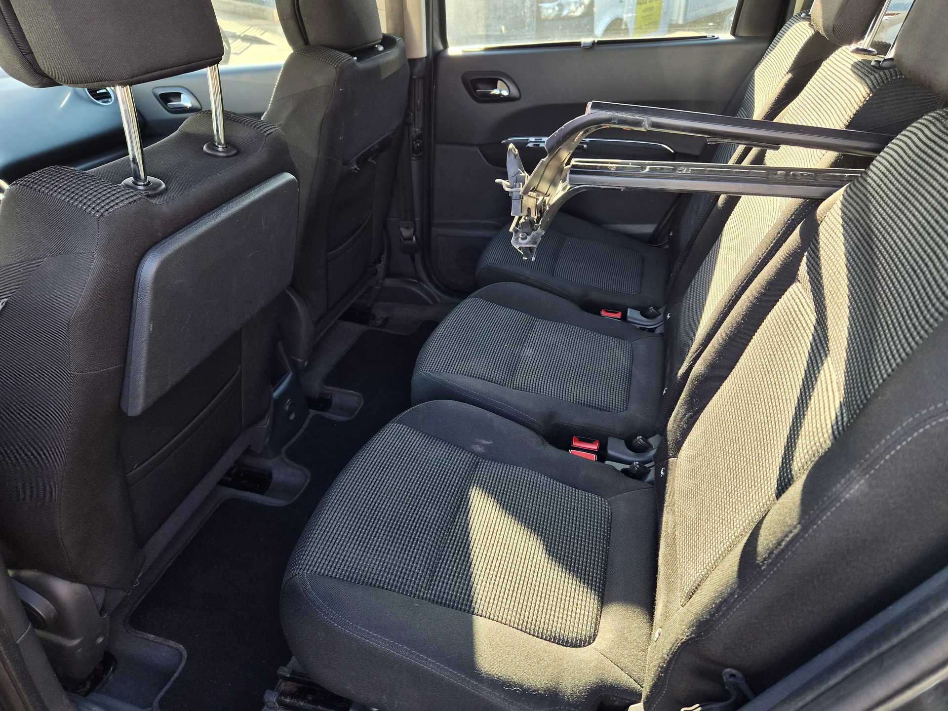 PEUGEOT 5008 1.6 16V T Sport Pack-image-7