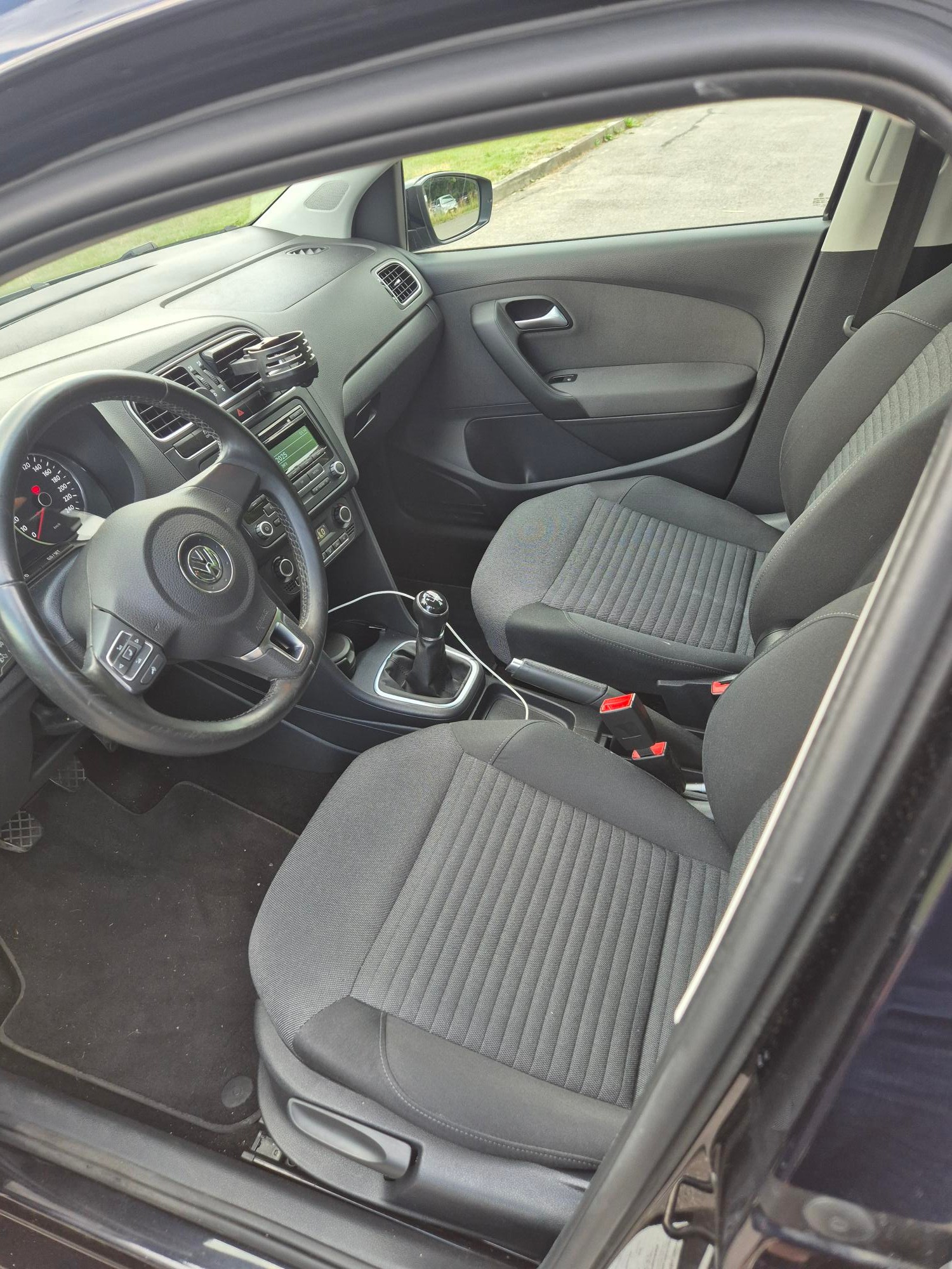 VW 1.6 TDI 105 Design-image-1