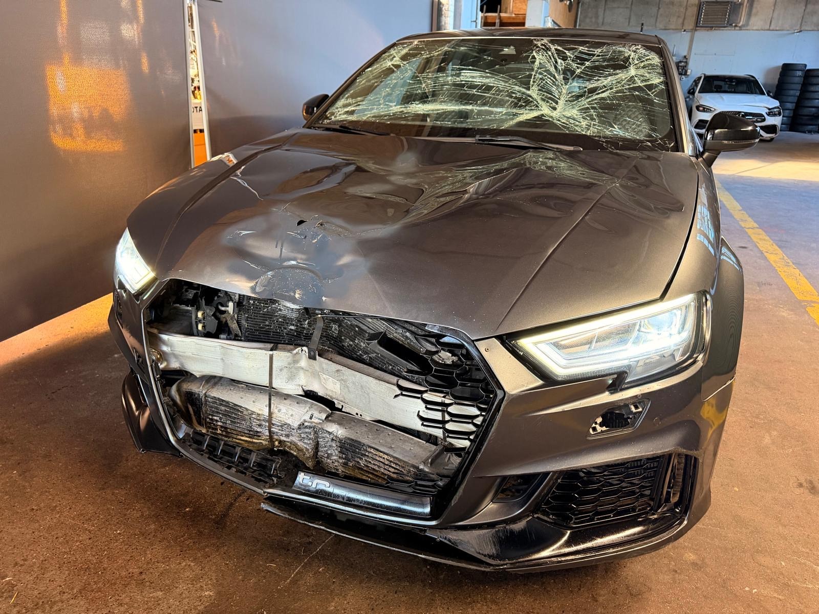 AUDI RS3 Limousine 2.5 TSI quattro S-tronic-image-5
