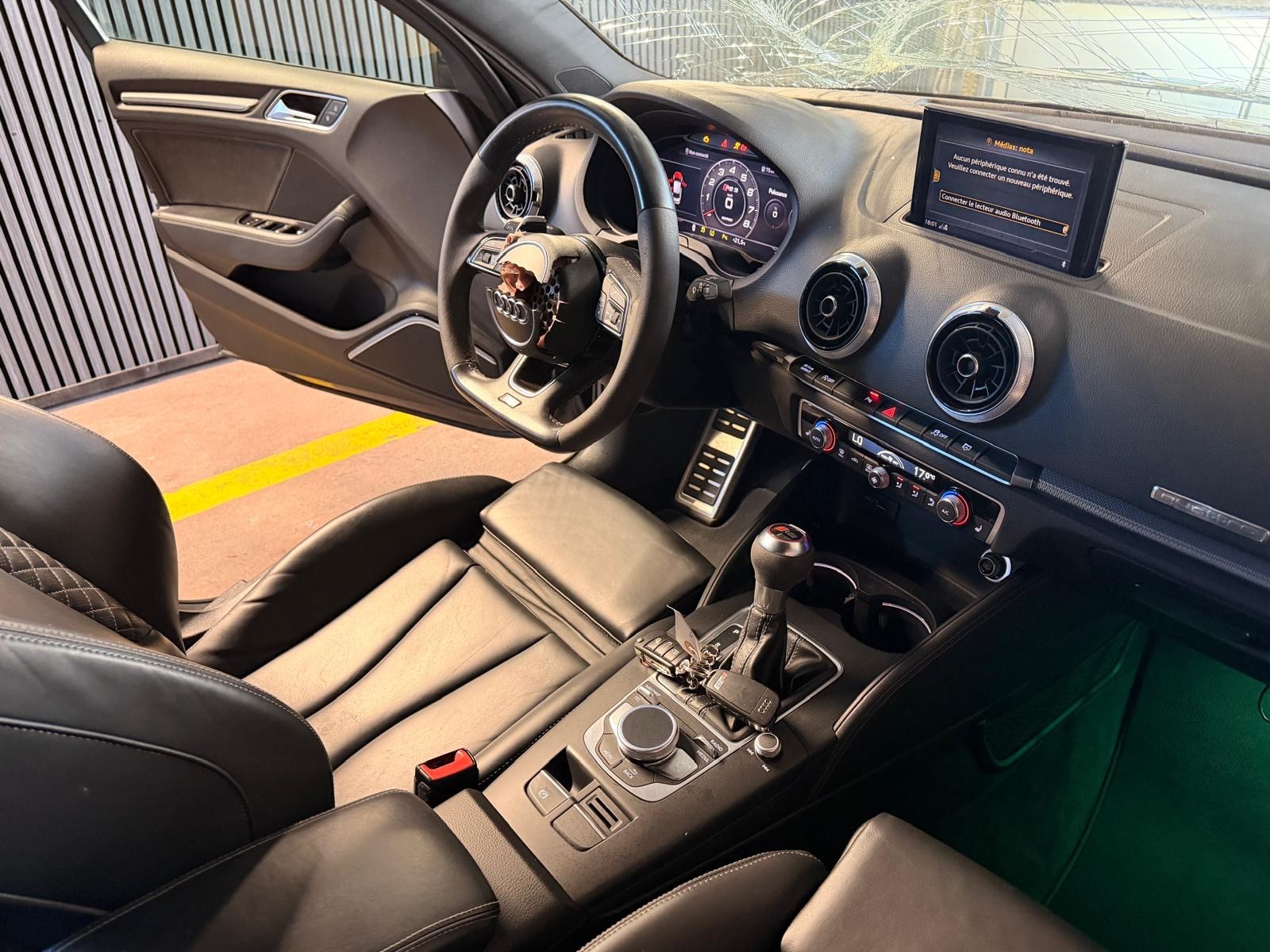 AUDI RS3 Limousine 2.5 TSI quattro S-tronic-image-13