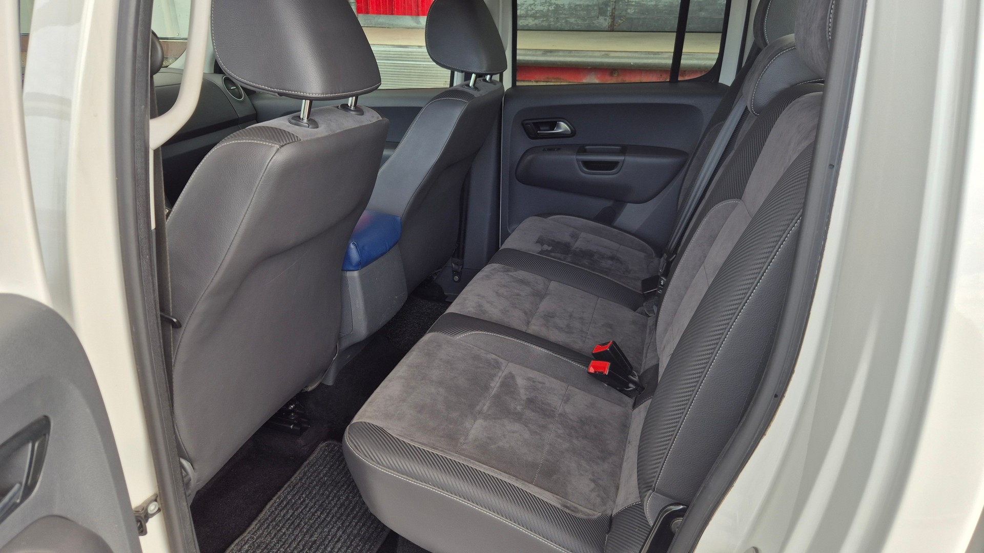 VW Amarok 2.0 BiTDI Highline 4Motion permanent A-image-12