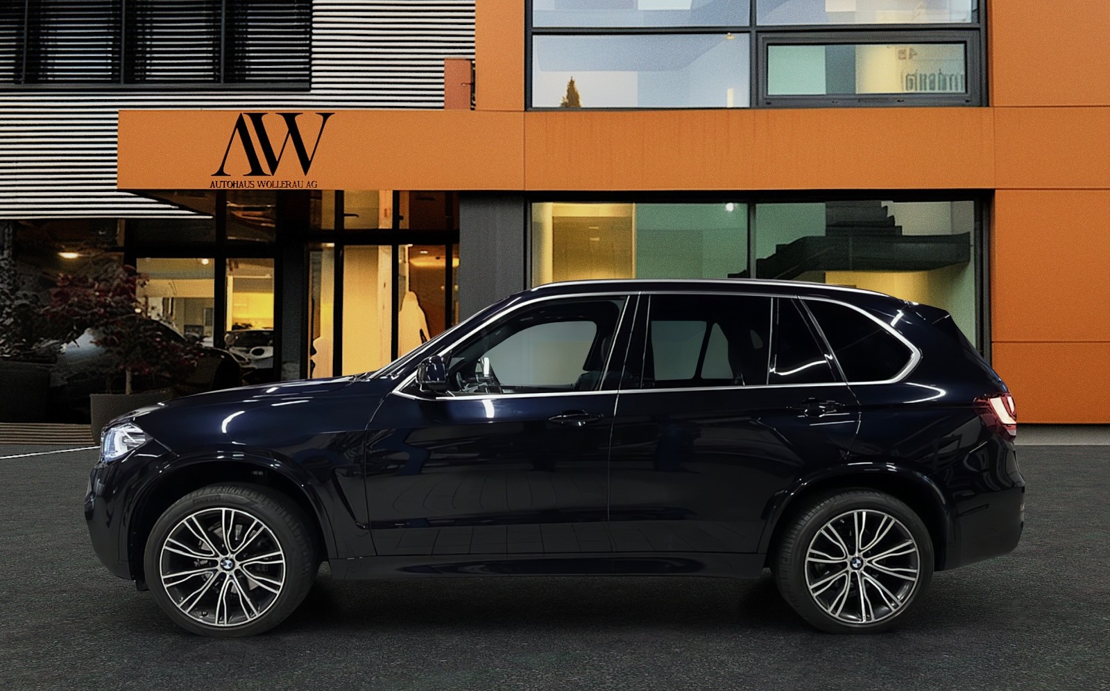 BMW X5 30d M Sport xDrive SAG / CH-Fz-Gratis Service/Pano-AHK-ACC-Totwinkel-Harman Kardon-Top Zustand-showroom-element-2