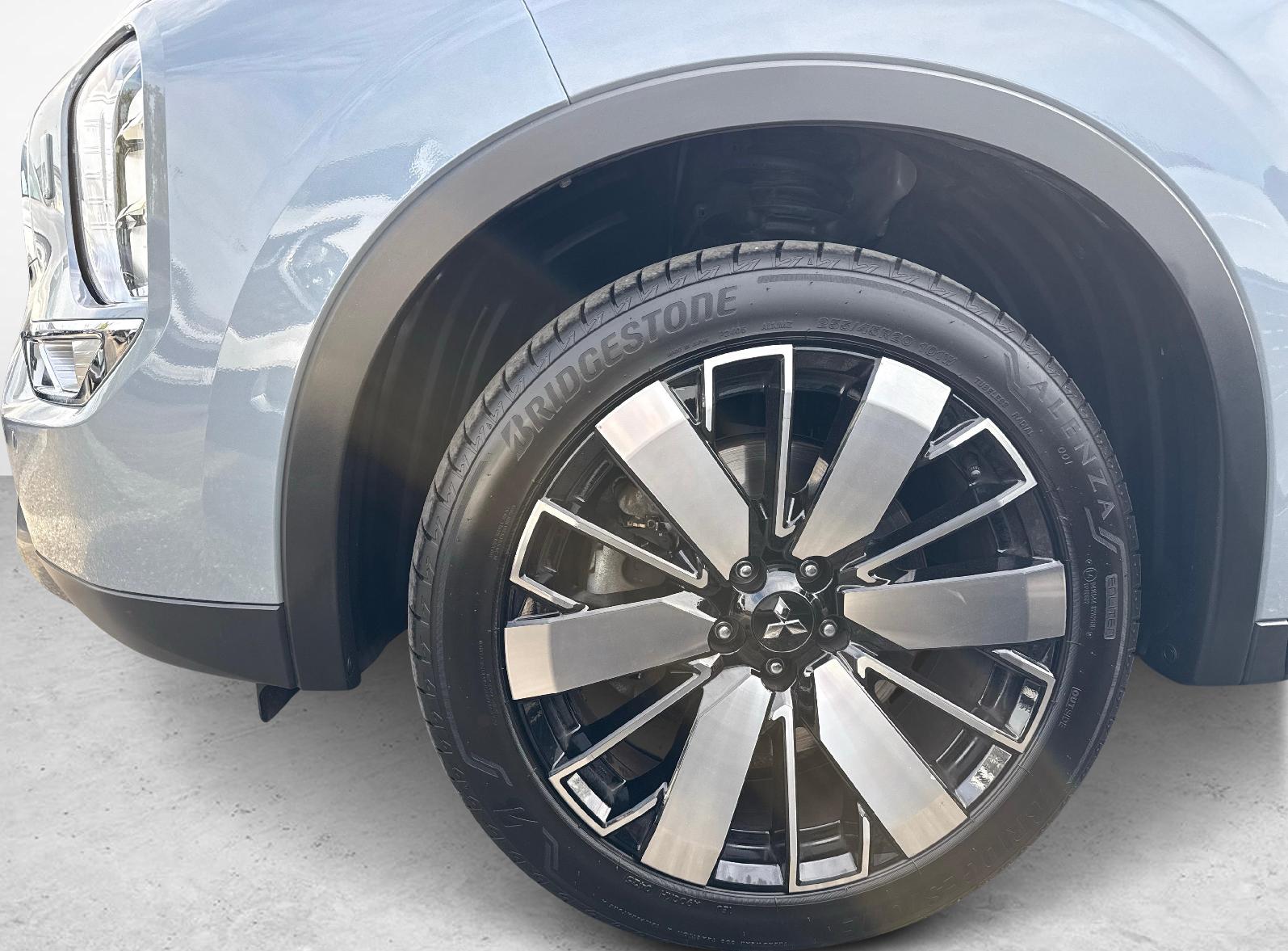 MITSUBISHI Outlander 2.4 PHEV Intense 4x4-image-9