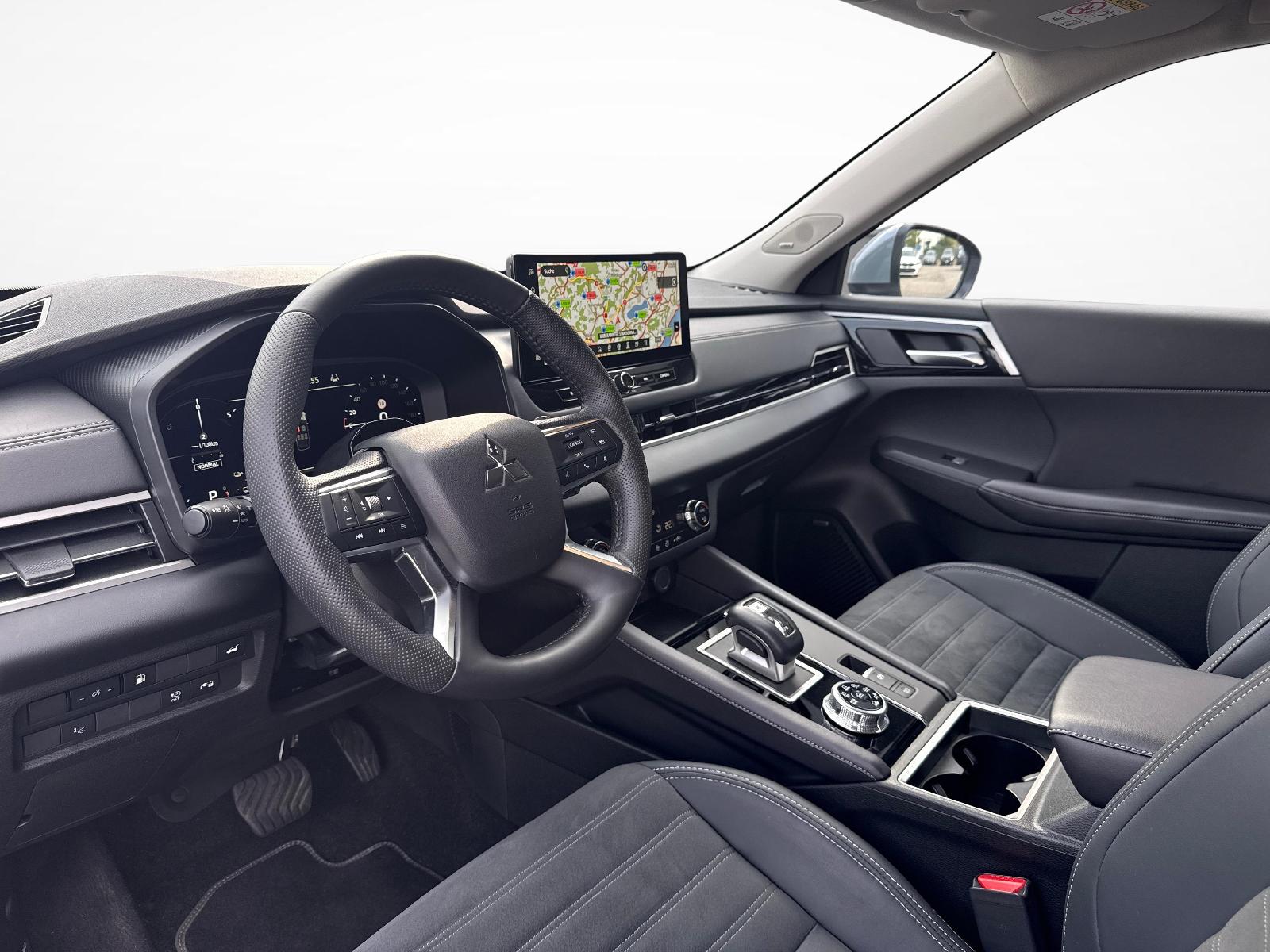 MITSUBISHI Outlander 2.4 PHEV Intense 4x4-image-10