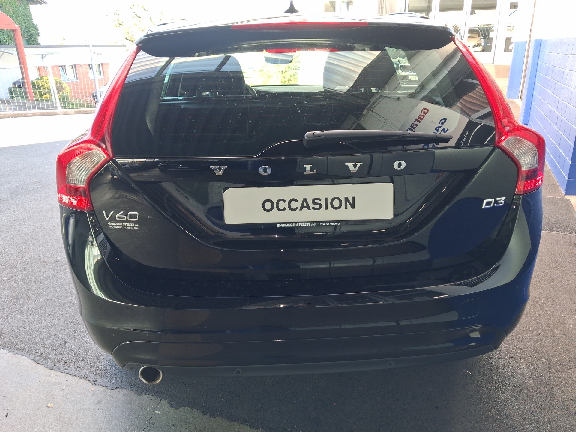 VOLVO V60 D3 Kinetic-image-3