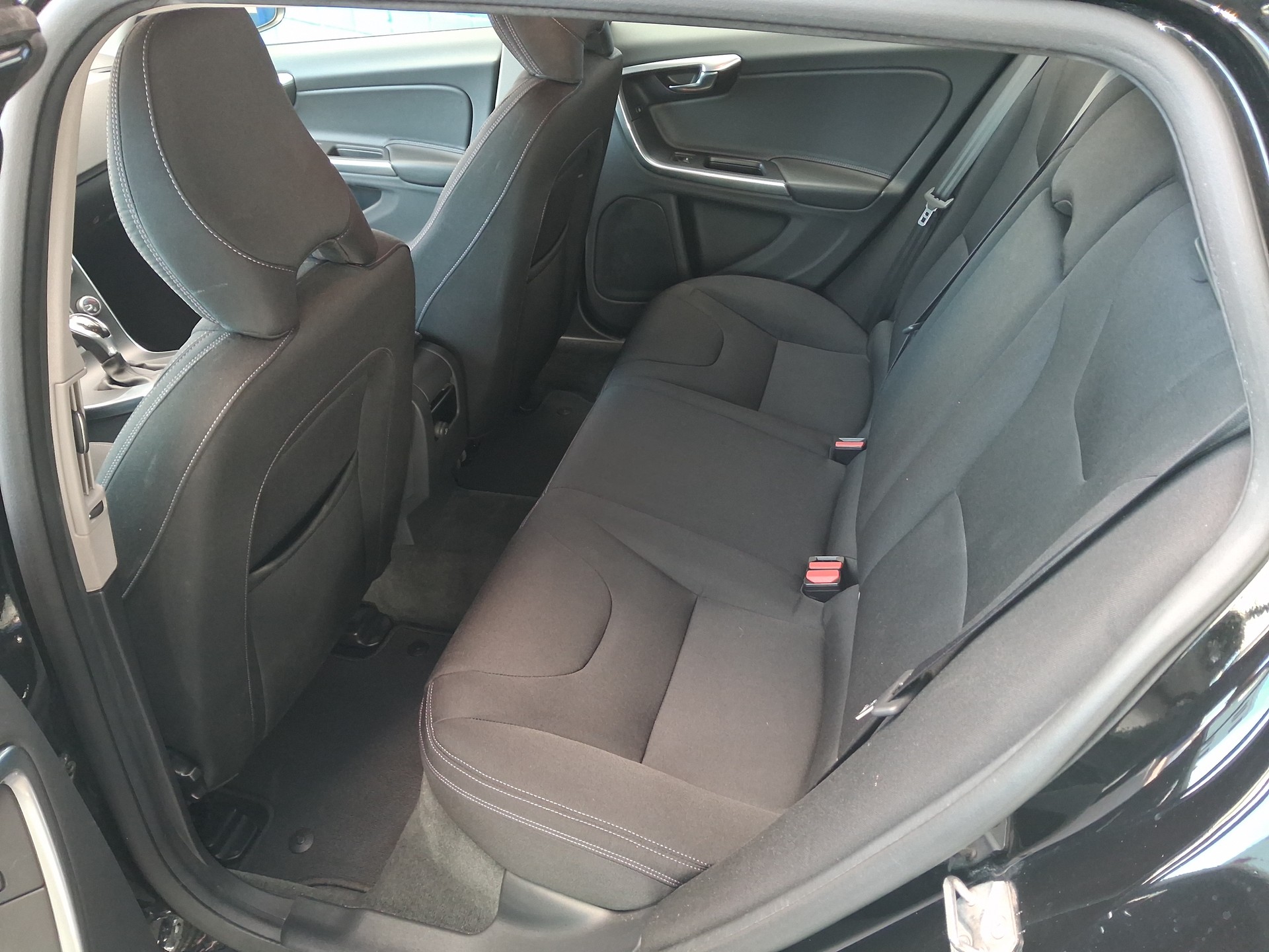 VOLVO V60 D3 Kinetic-image-7