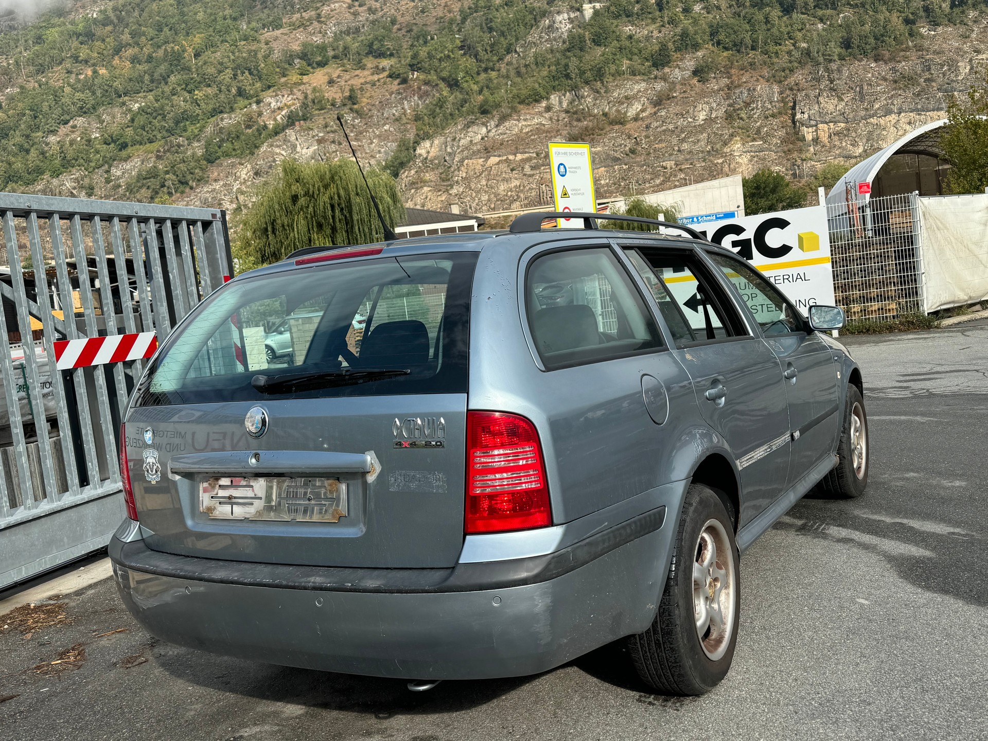 SKODA Octavia 2.0 Elegance 4x4-image-6