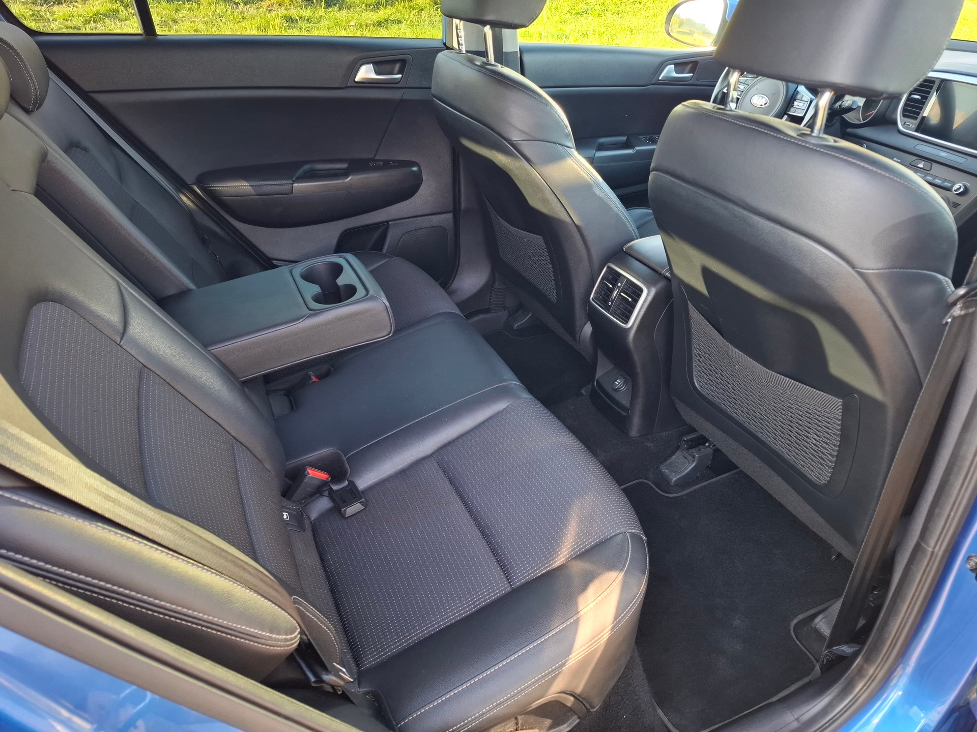 KIA Sportage 1.6 T-GDi Black Edition 4WD Automat-image-10