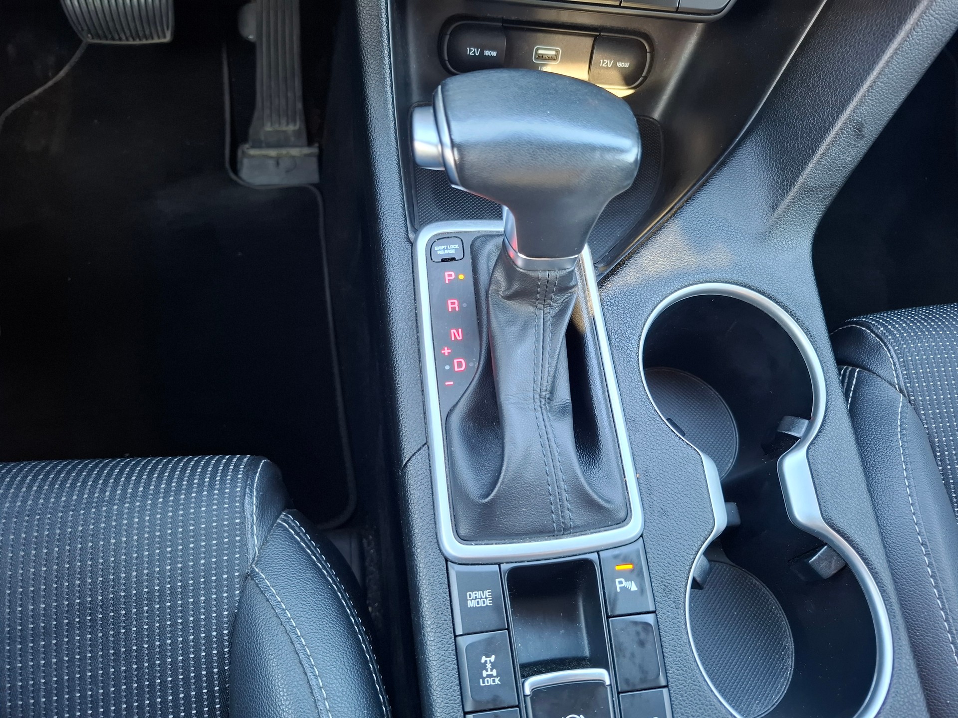 KIA Sportage 1.6 T-GDi Black Edition 4WD Automat-image-11