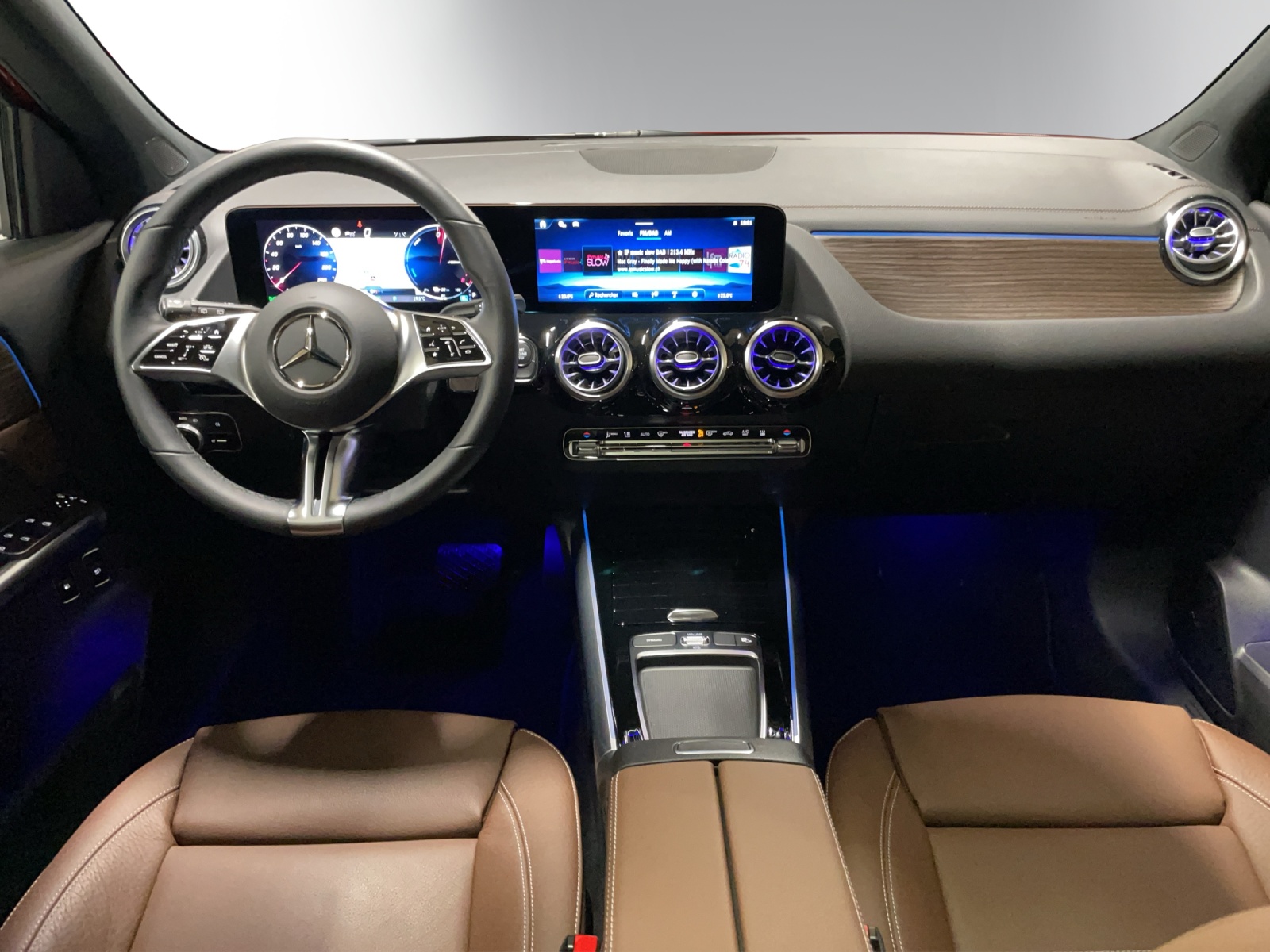 MERCEDES-BENZ GLA 250 e EQ Star 8G-DCT-image-10