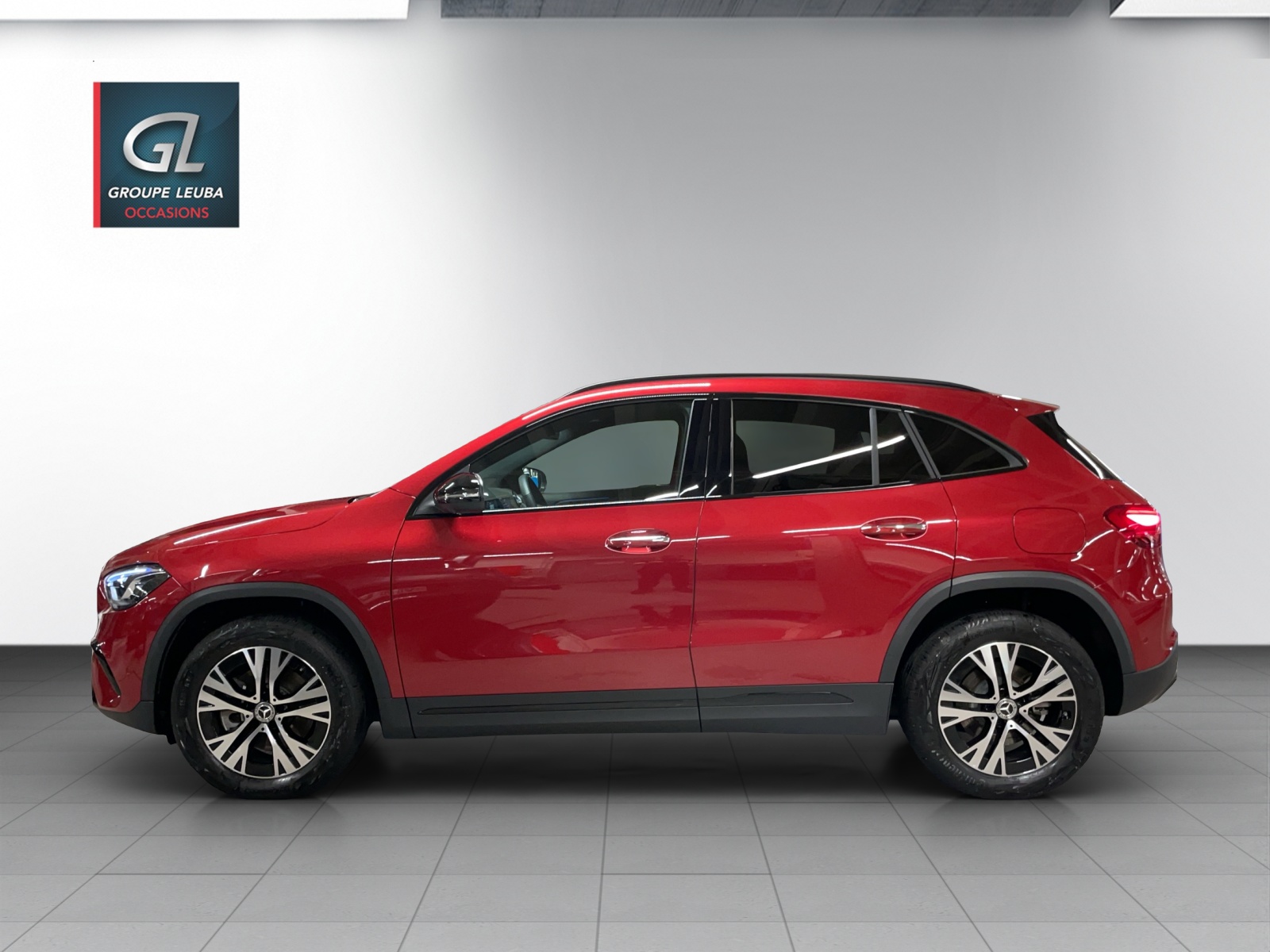 MERCEDES-BENZ GLA 250 e EQ Star 8G-DCT-image-1