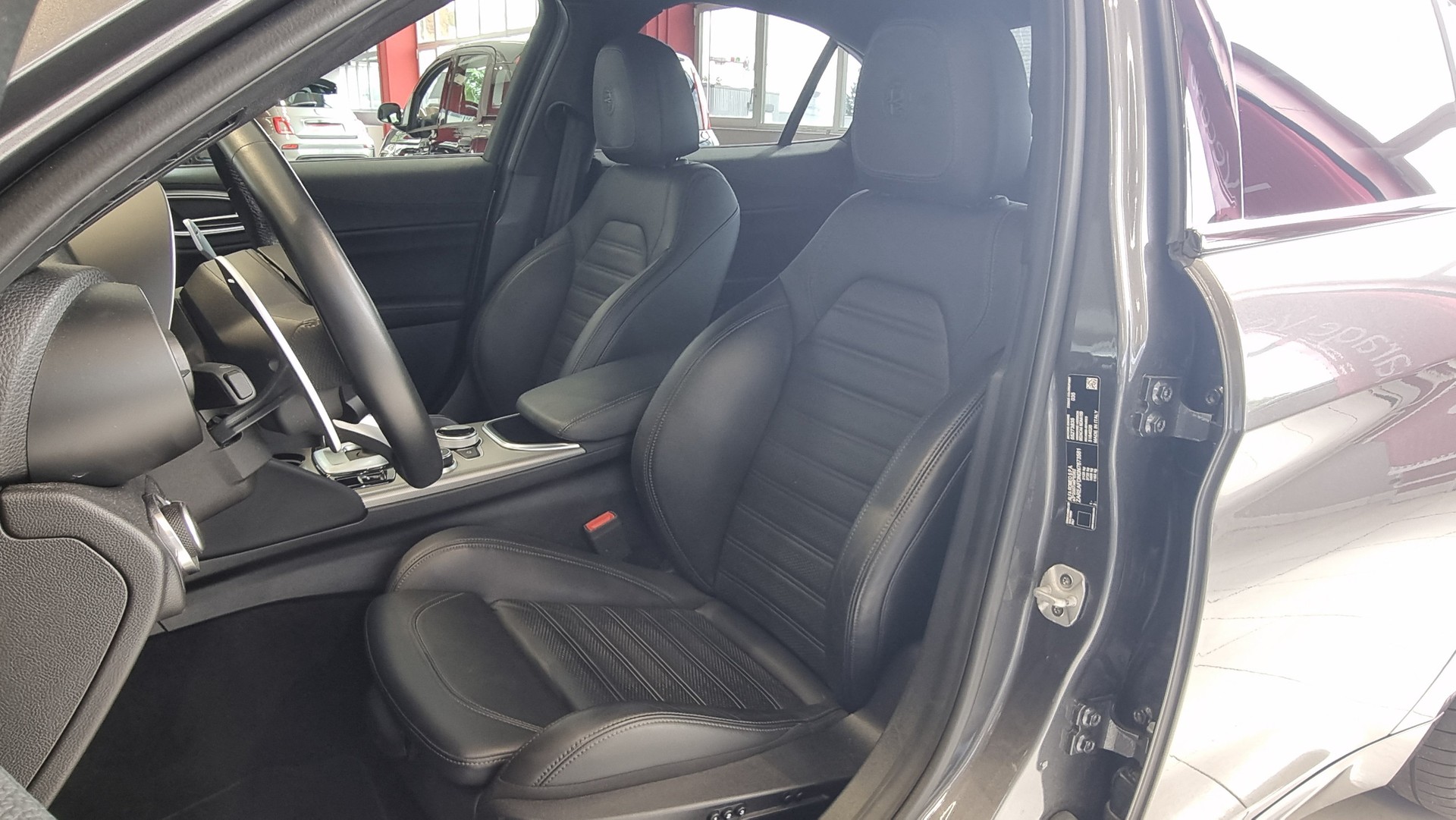 ALFA ROMEO Giulia 2.0 Q4 Veloce-image-13