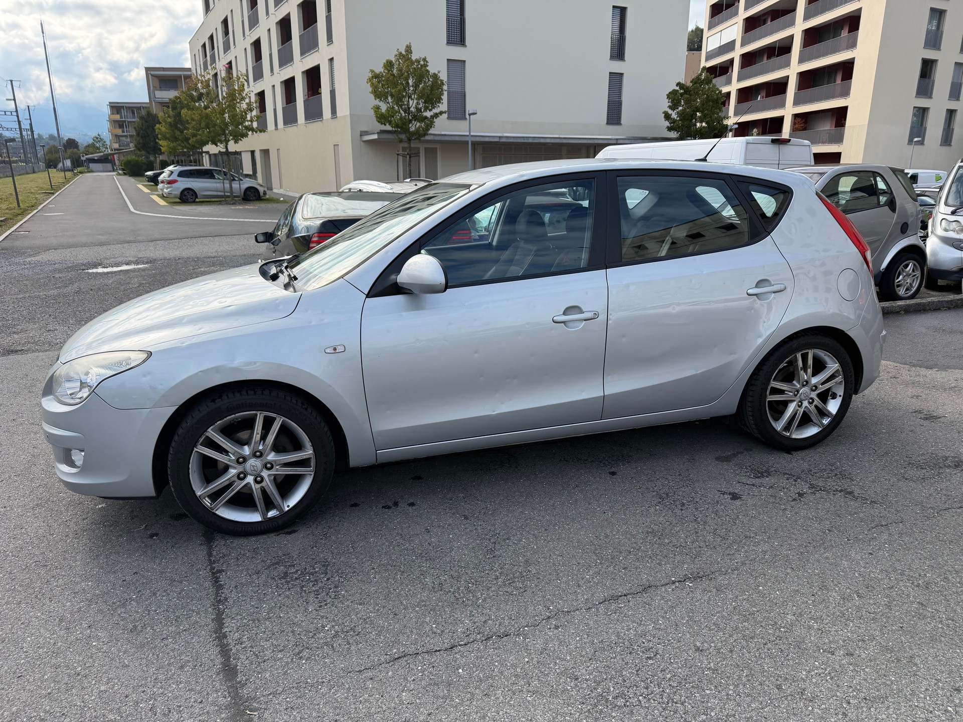 HYUNDAI i30 2.0 Premium Automatic-image-2