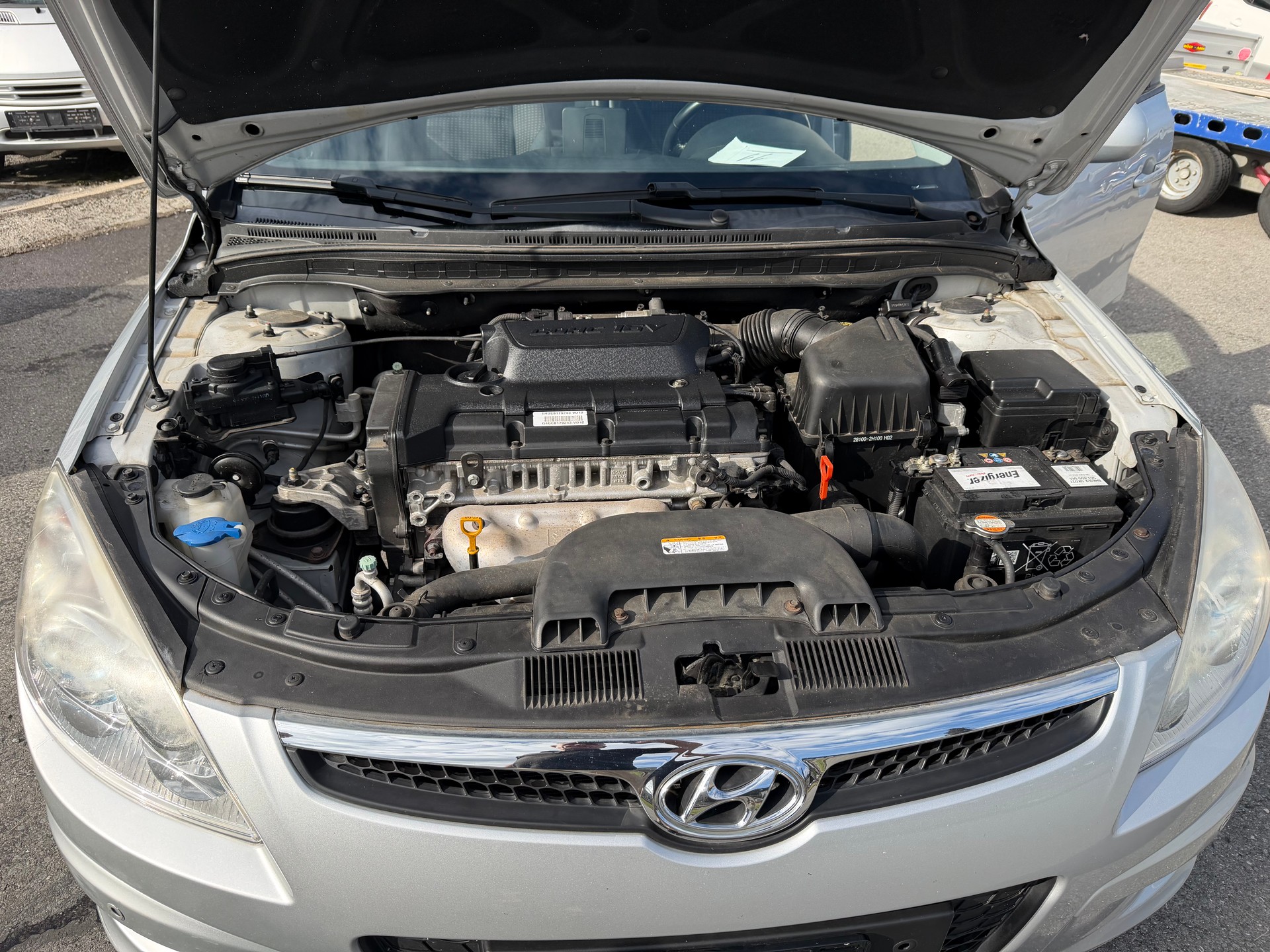HYUNDAI i30 2.0 Premium Automatic-image-11