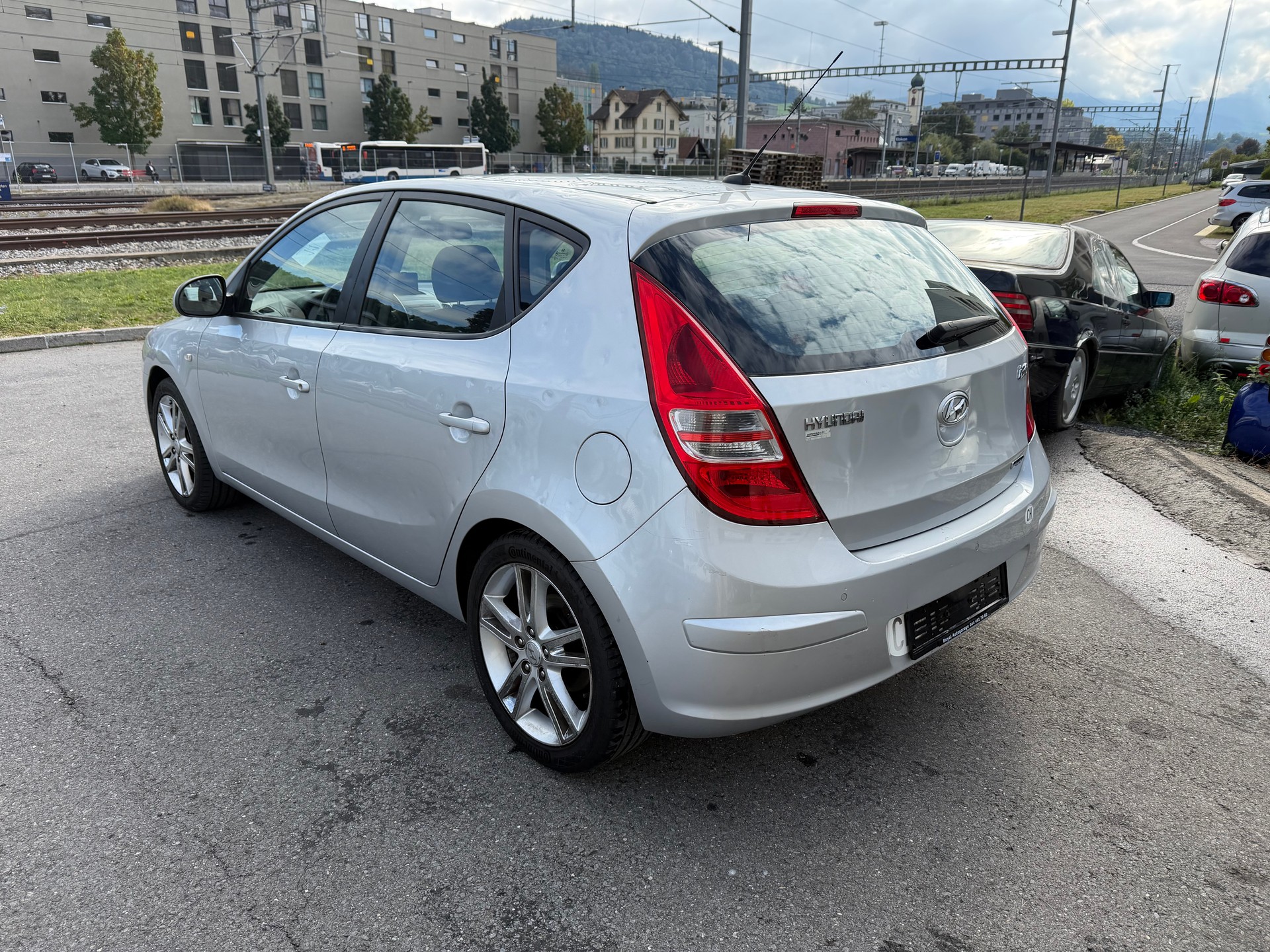 HYUNDAI i30 2.0 Premium Automatic-image-1