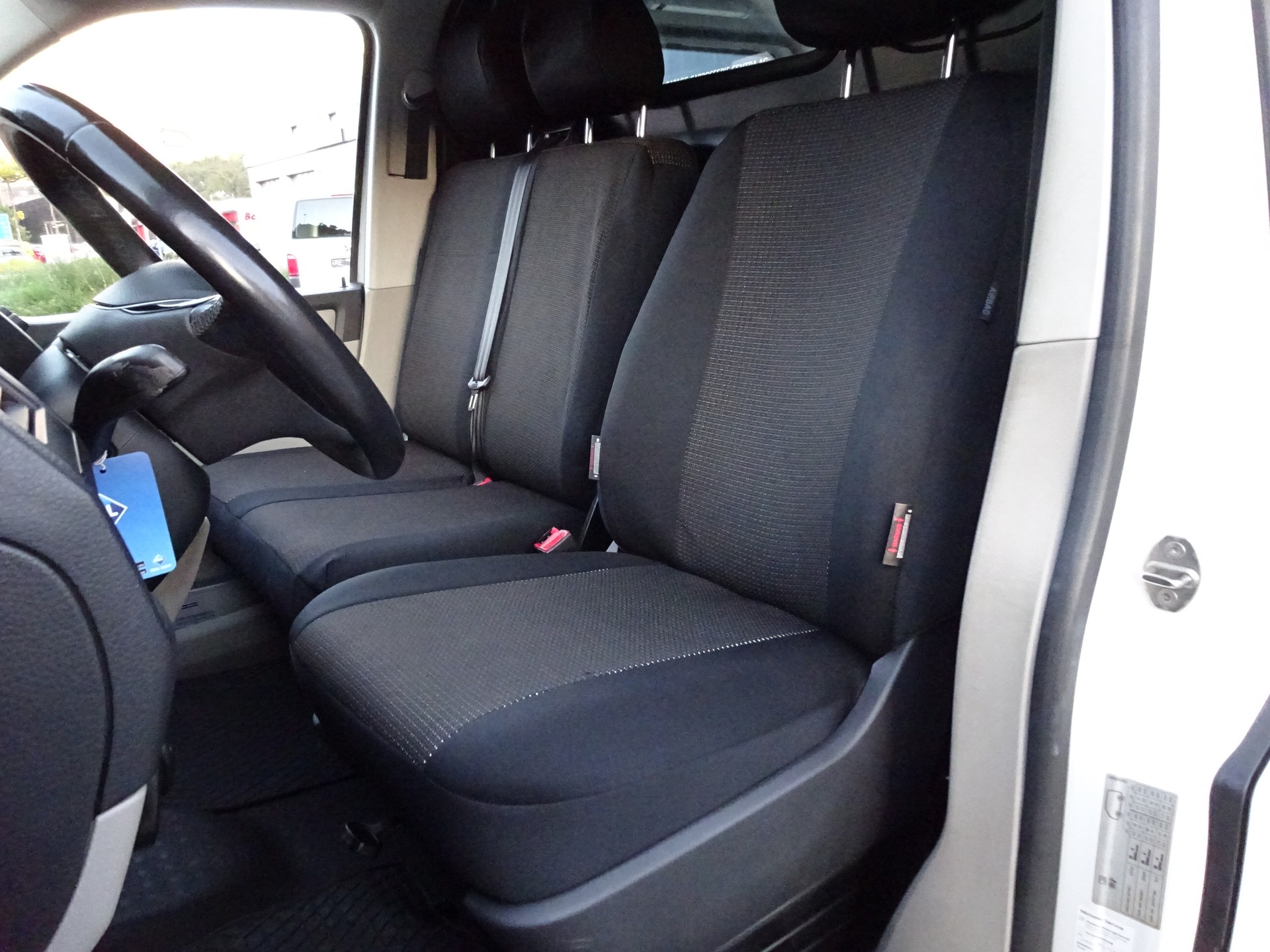 VW T6 2.0 TDI 4Motion long-image-18