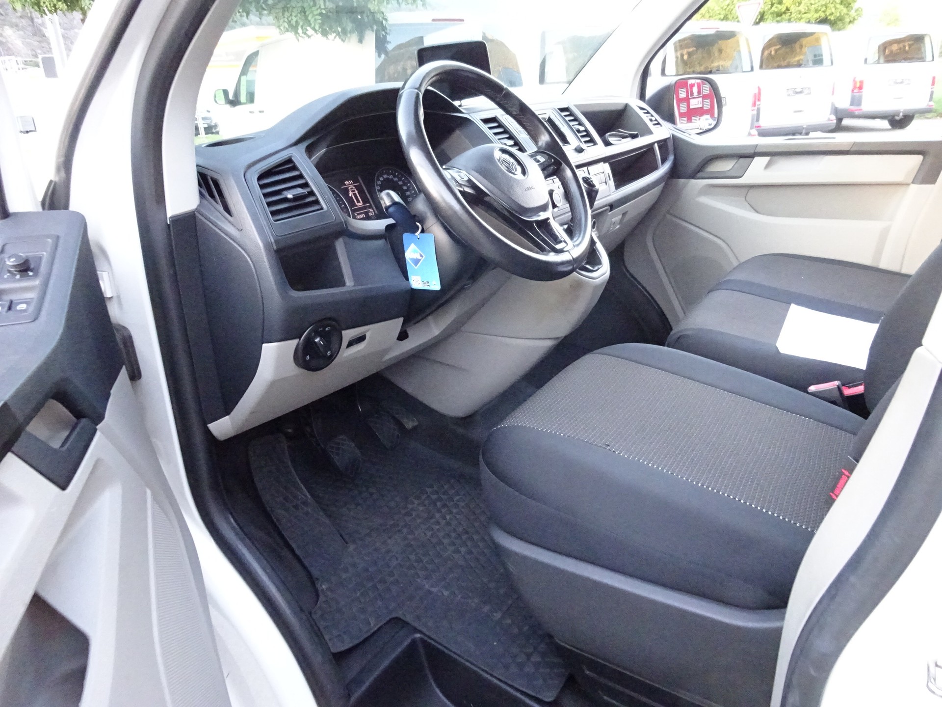 VW T6 2.0 TDI 4Motion long-image-17