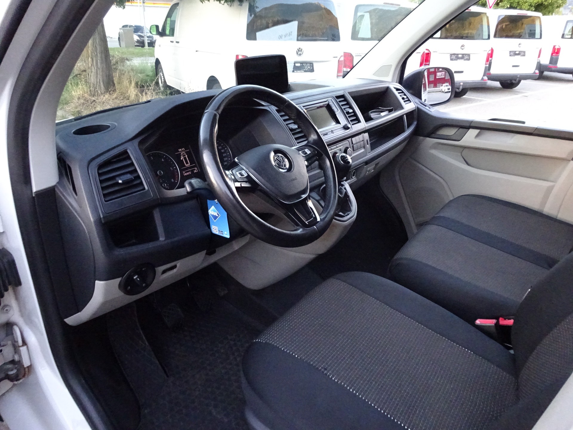 VW T6 2.0 TDI 4Motion long-image-19