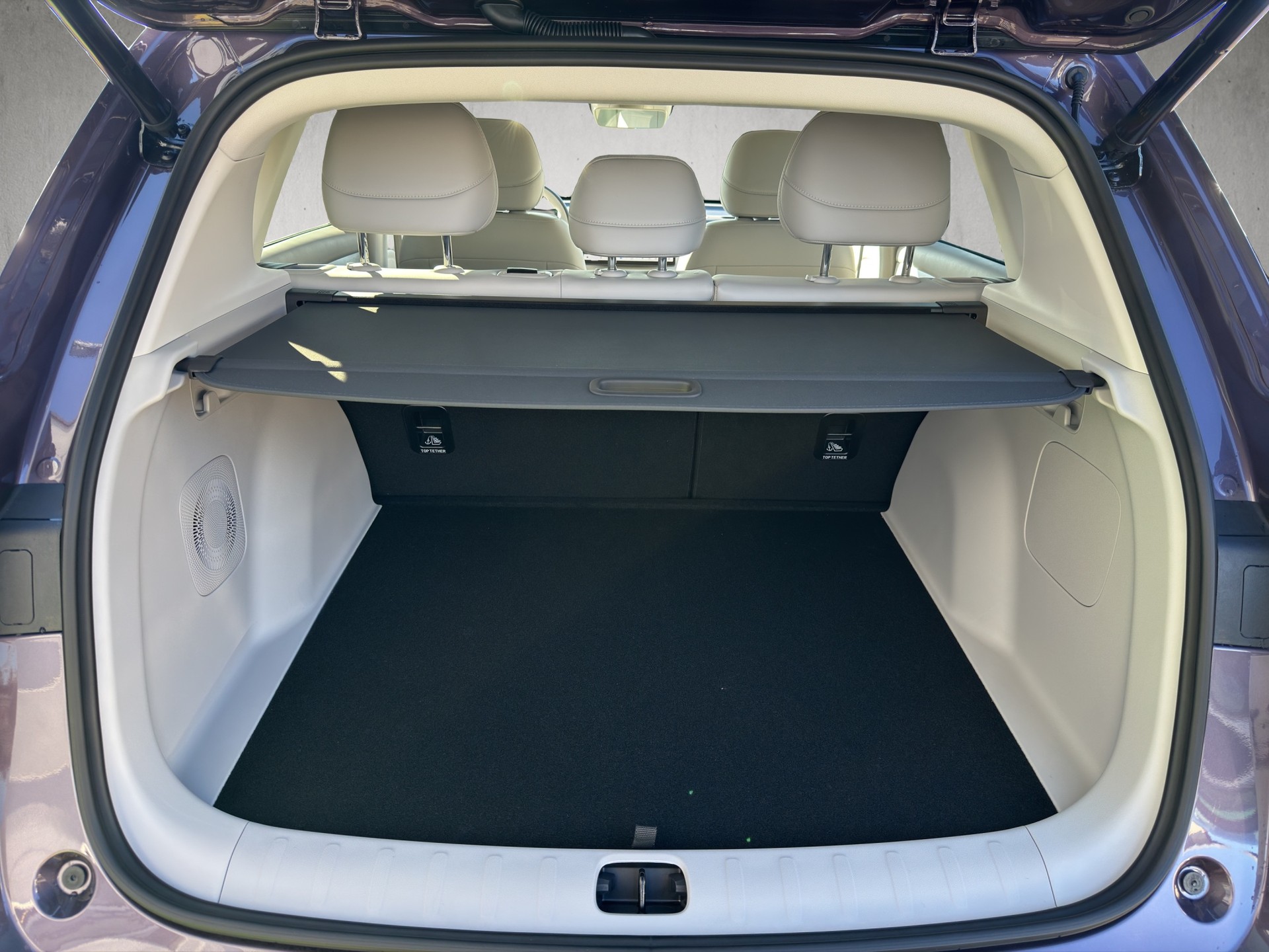 LEAPMOTOR B10 EV-image-8