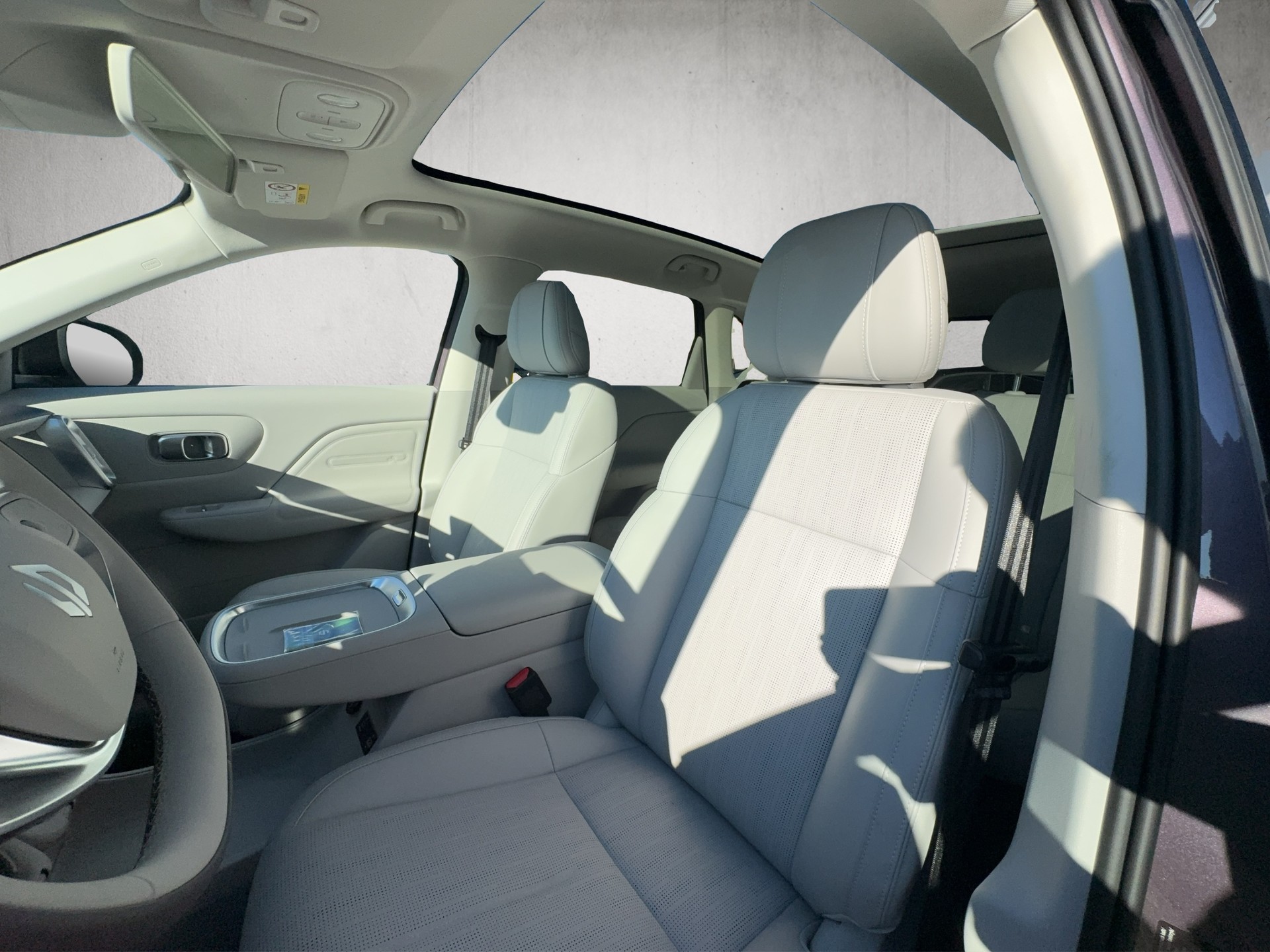 LEAPMOTOR B10 EV-image-12