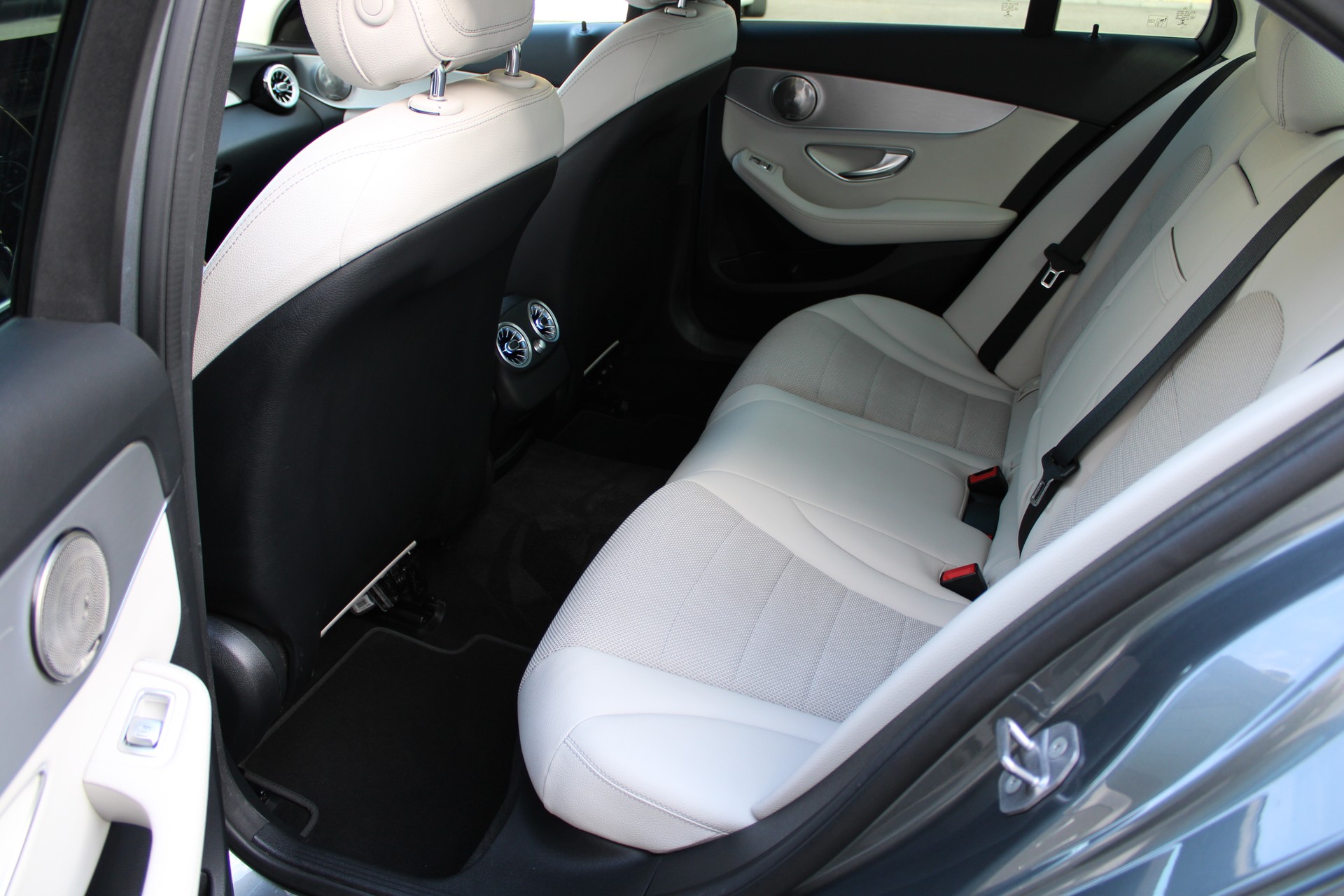MERCEDES-BENZ C 250 BlueTEC Avantgarde 4Matic 9G-Tronic-image-19