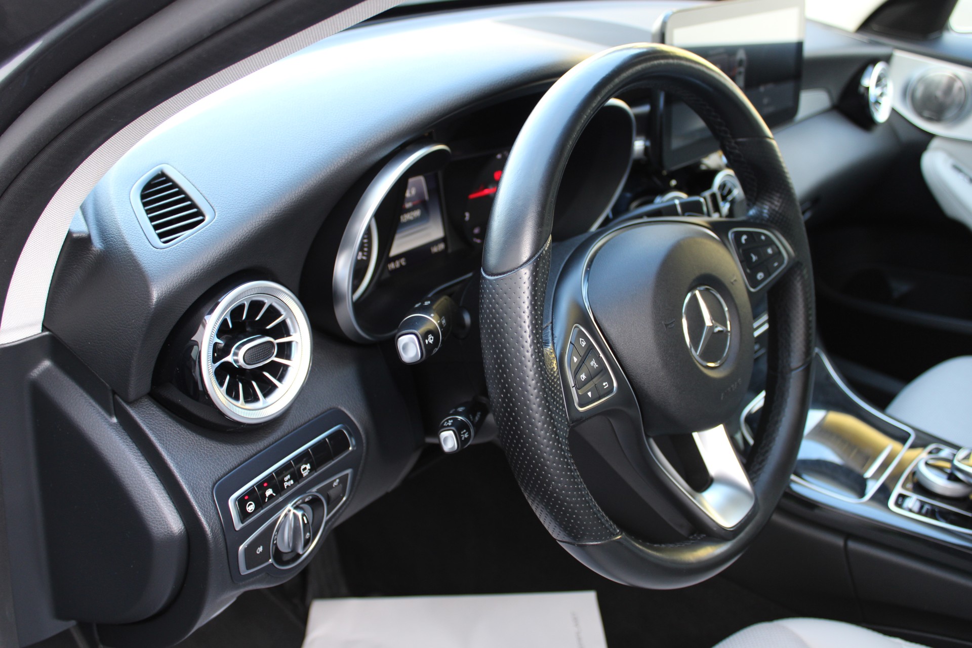 MERCEDES-BENZ C 250 BlueTEC Avantgarde 4Matic 9G-Tronic-image-6