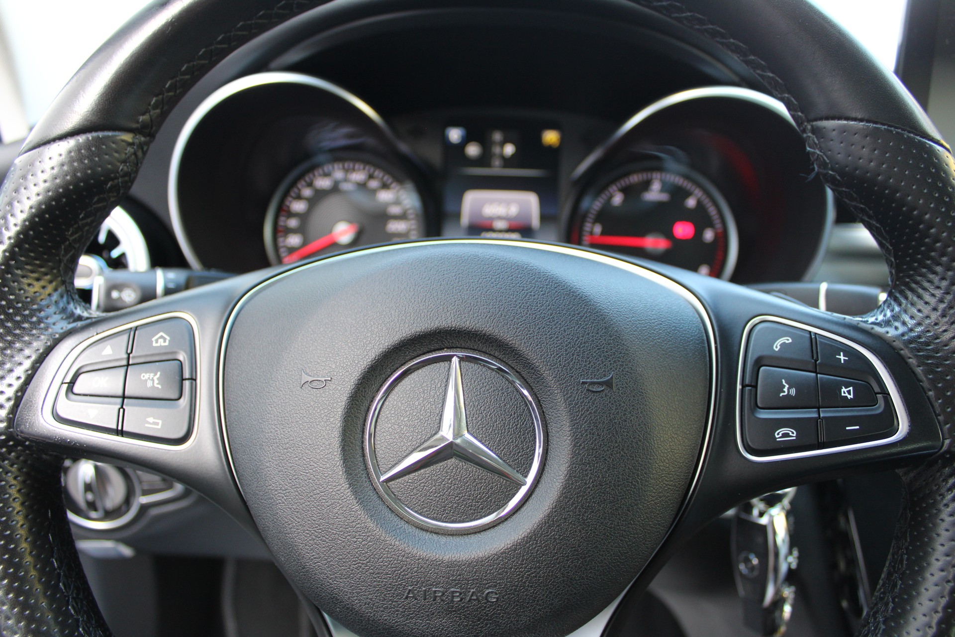 MERCEDES-BENZ C 250 BlueTEC Avantgarde 4Matic 9G-Tronic-image-7