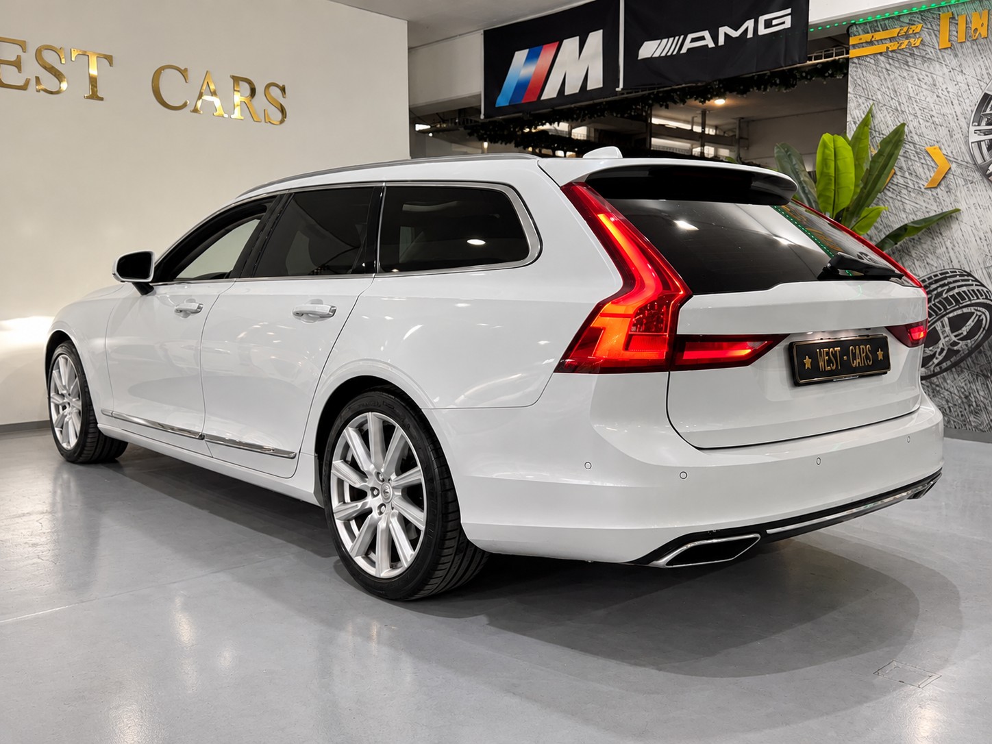 VOLVO V90 D5 AWD Inscription Geartronic Powerpulse-image-4