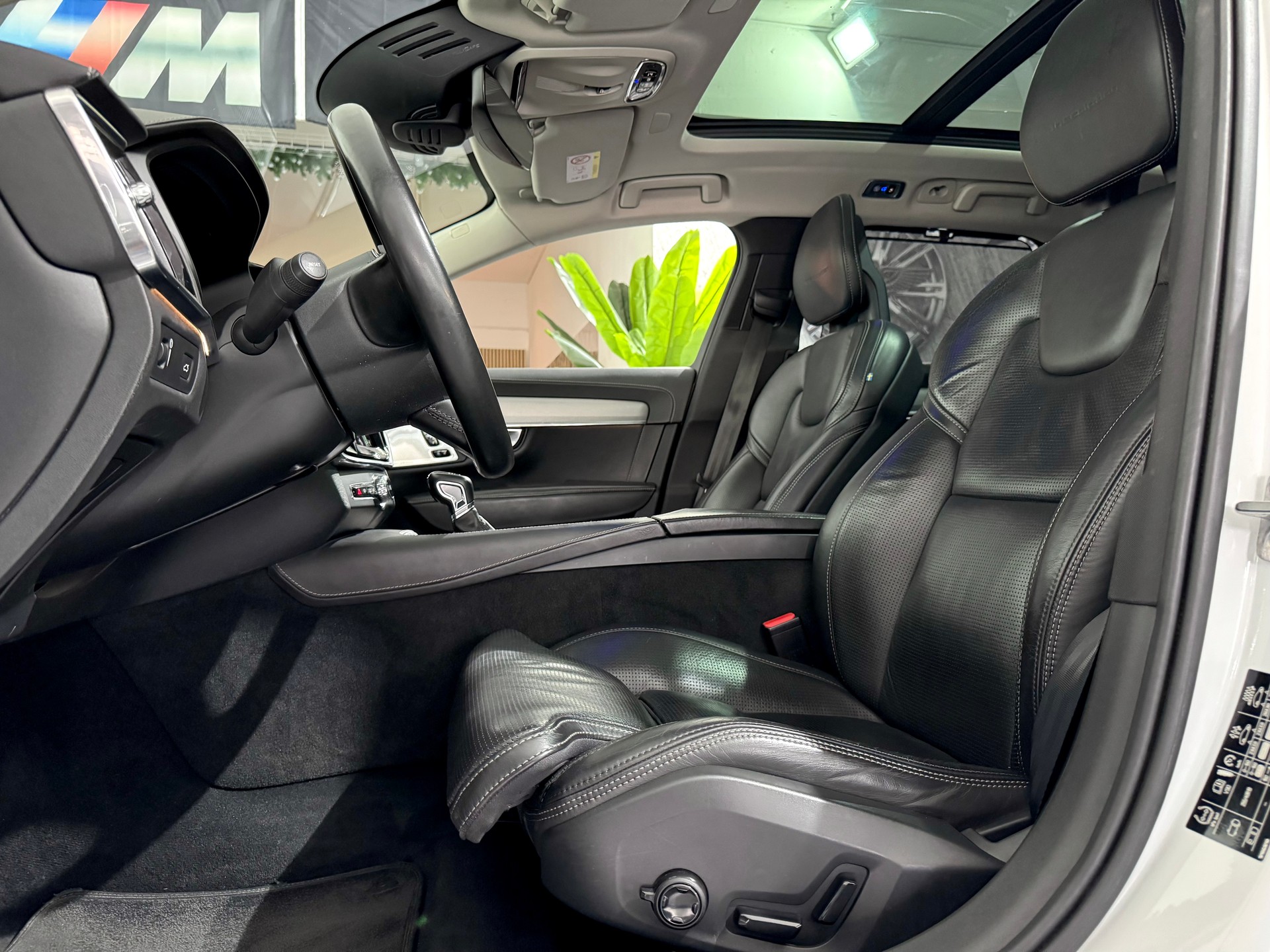 VOLVO V90 D5 AWD Inscription Geartronic Powerpulse-image-5