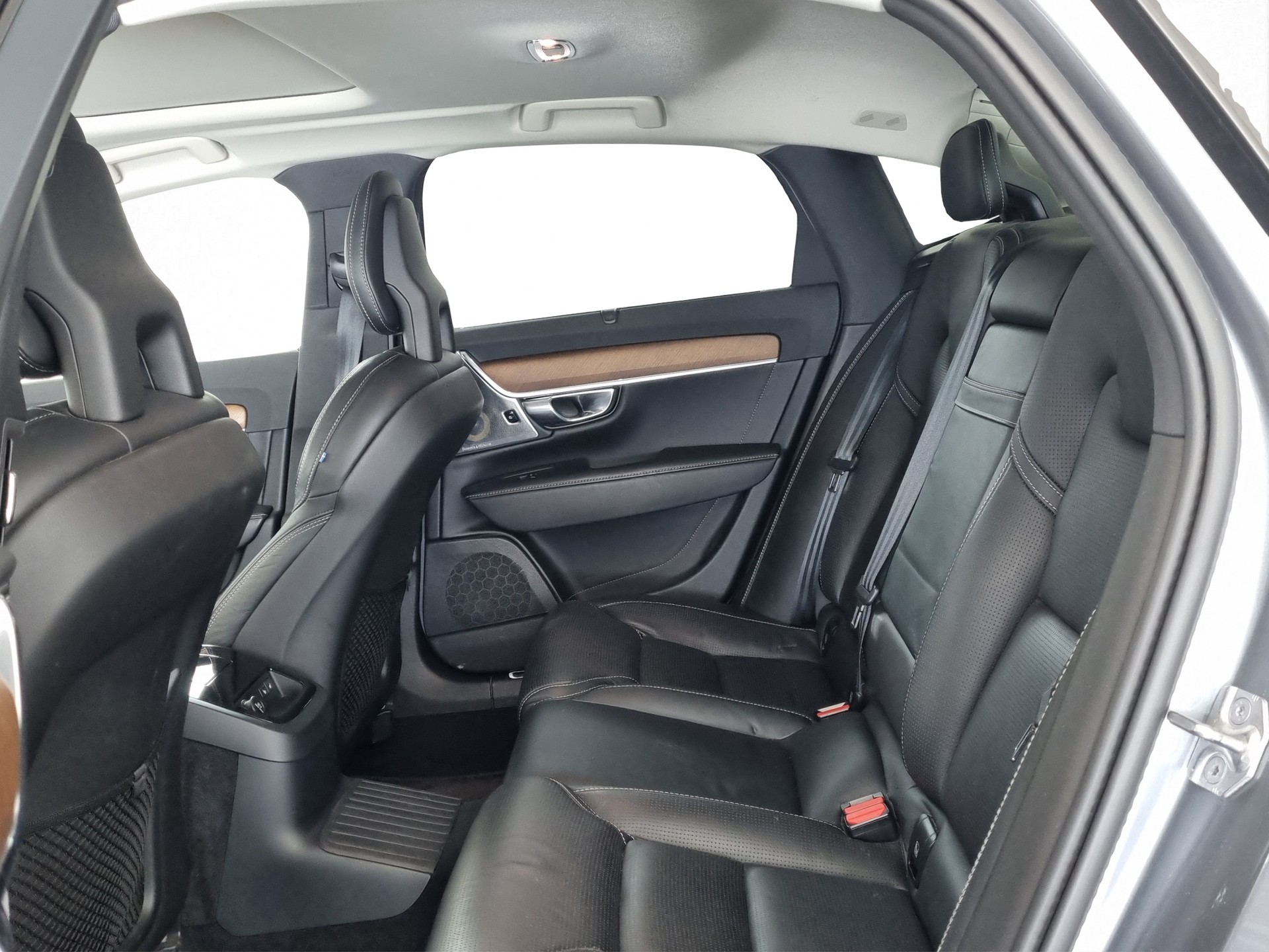 VOLVO S90 2.0 T8 TE Inscription AWD-image-6