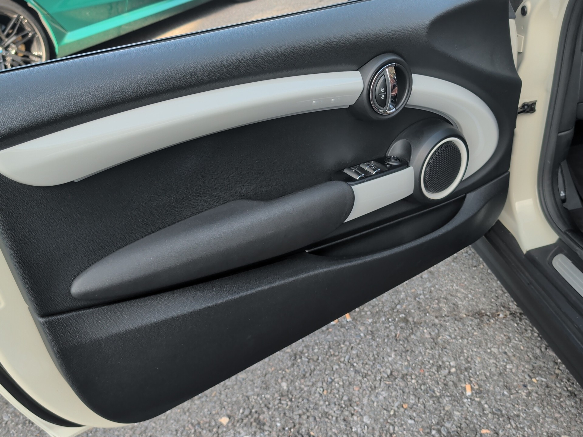 MINI Cooper S Cabriolet Steptronic-image-11