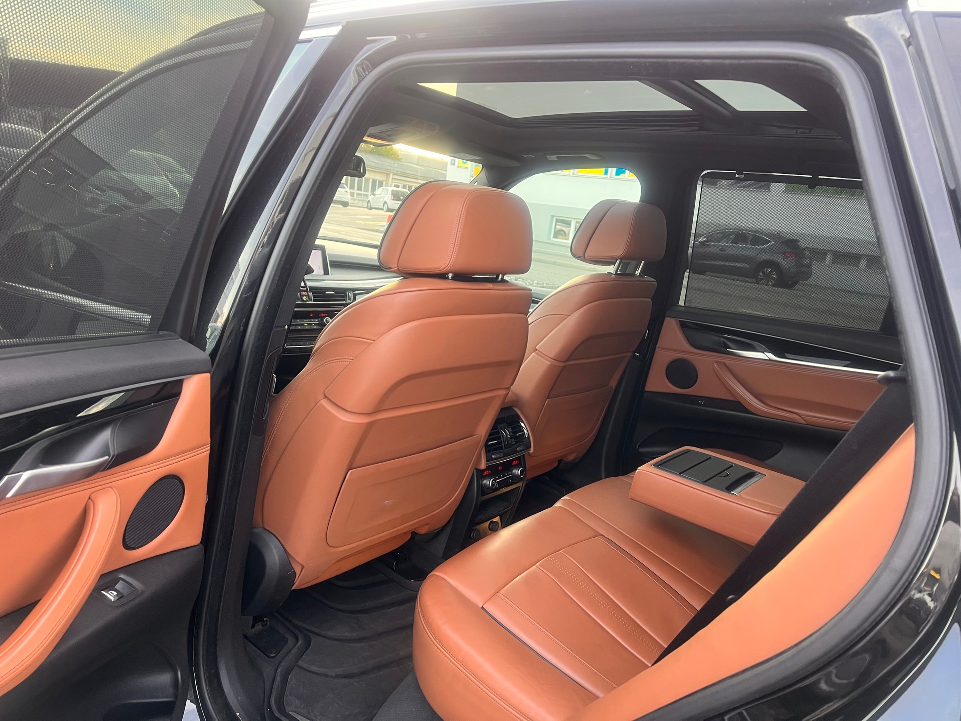 BMW X5 xDrive 35i Steptronic Individual-image-13