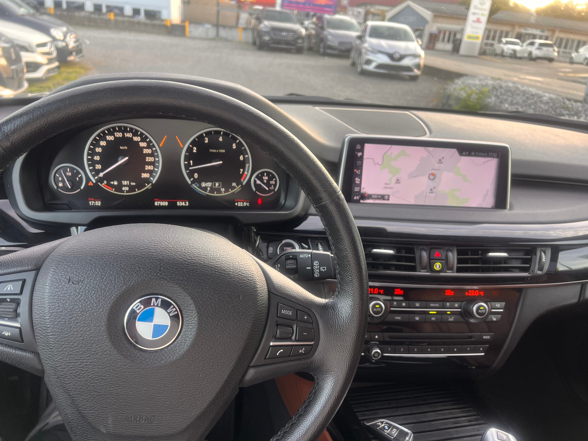 BMW X5 xDrive 35i Steptronic Individual-image-14