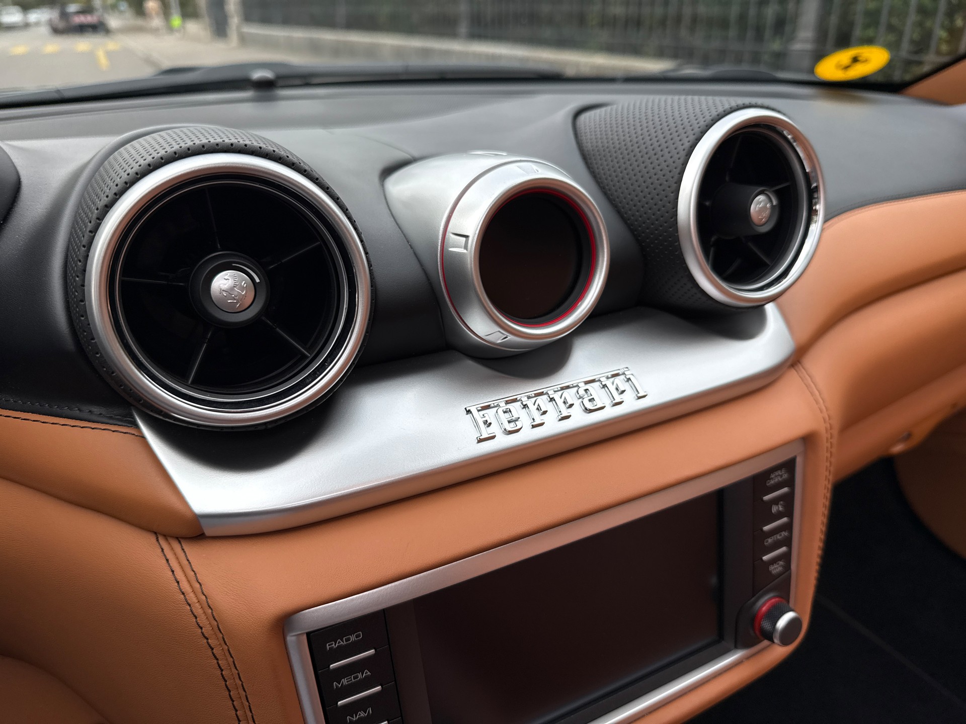 FERRARI California 3.9 V8 T-image-8